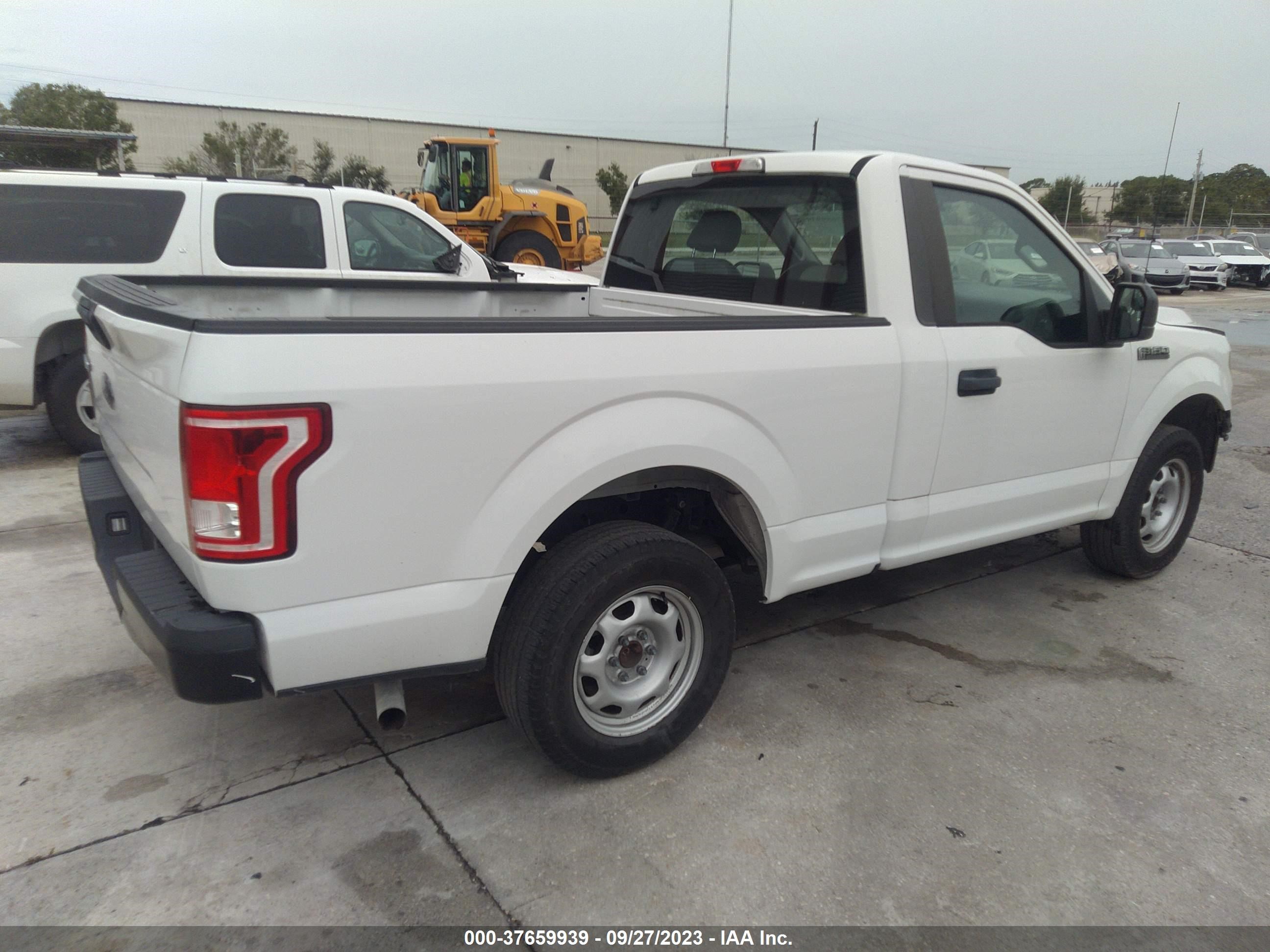 Photo 3 VIN: 1FTMF1C81HFB43068 - FORD F-150 