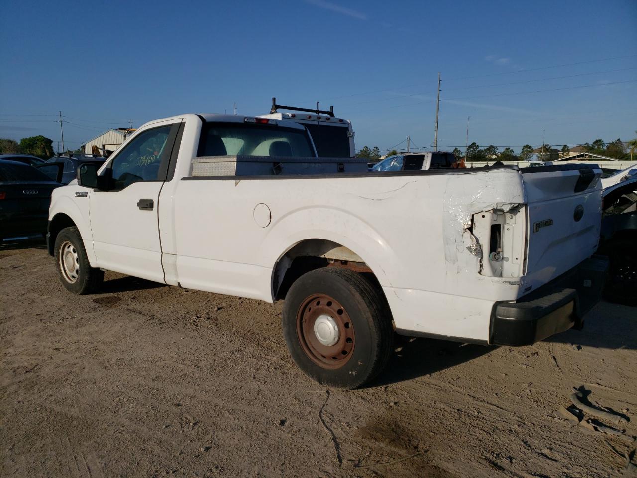 Photo 2 VIN: 1FTMF1C82FKE52715 - FORD F-150 