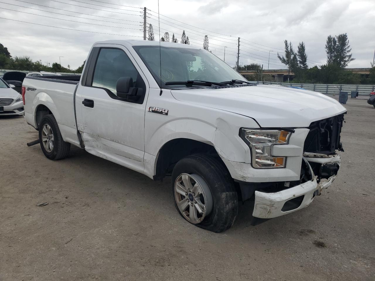 Photo 3 VIN: 1FTMF1C82HKD38698 - FORD F-150 