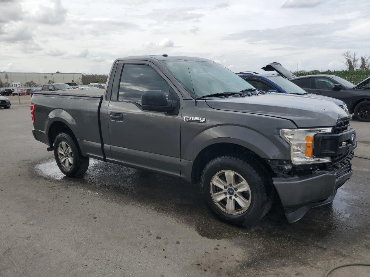 Photo 3 VIN: 1FTMF1CB2JFB39676 - FORD F-150 