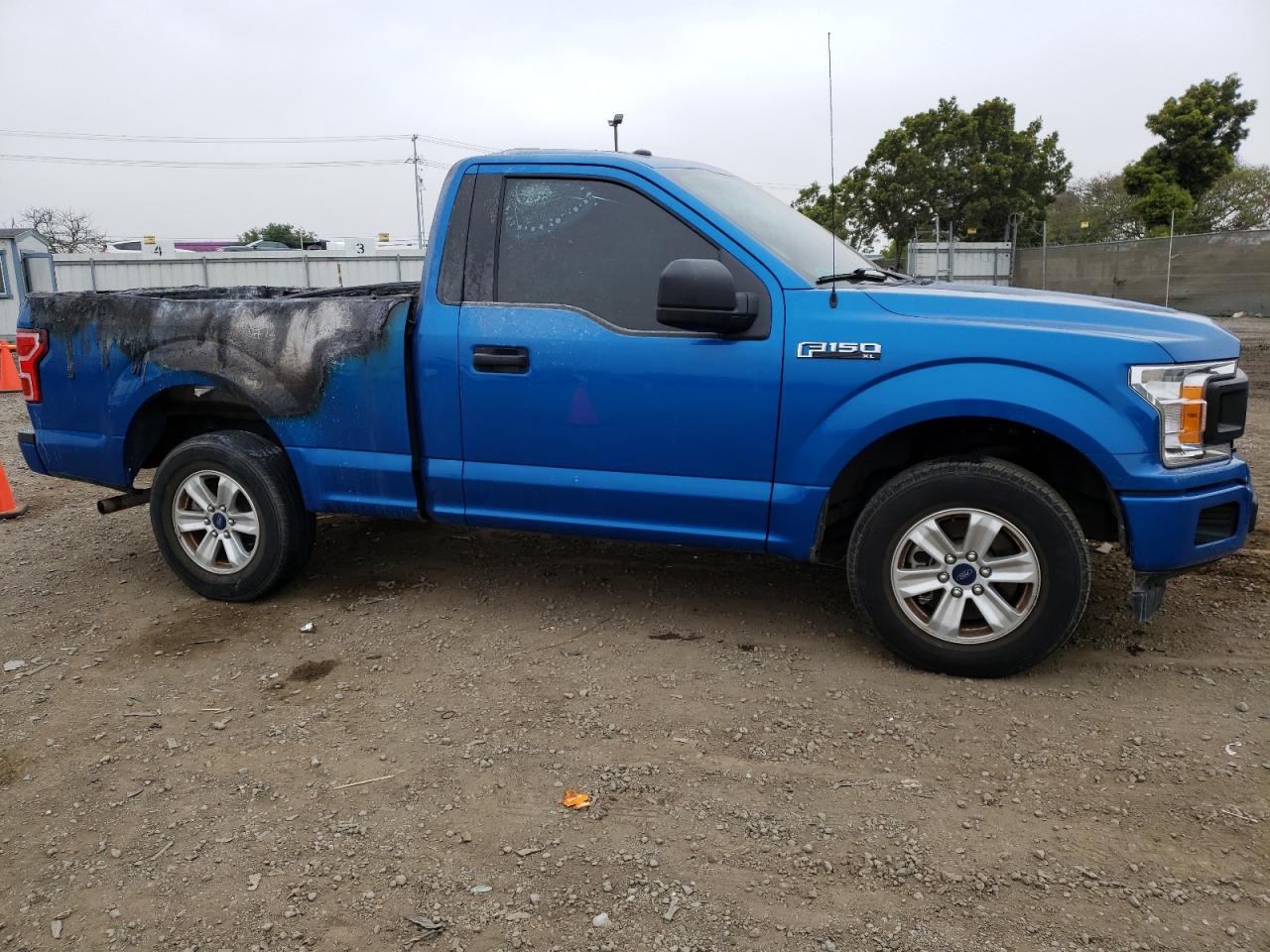 Photo 3 VIN: 1FTMF1CB2KFA41670 - FORD F-150 