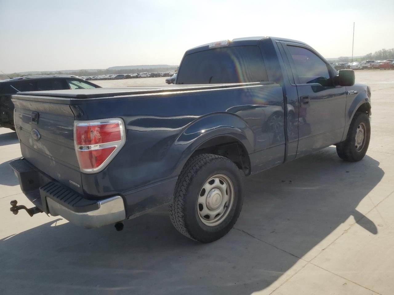 Photo 2 VIN: 1FTMF1CM2DFE09365 - FORD F-150 