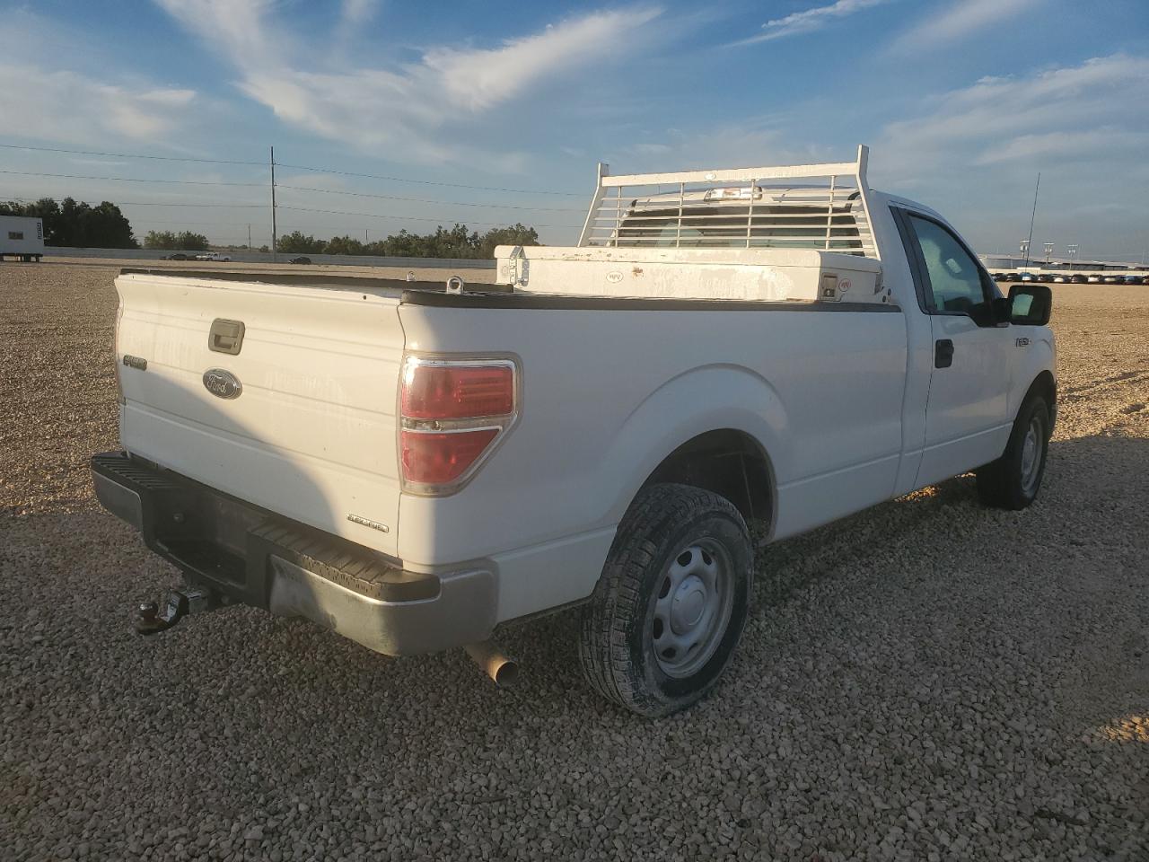 Photo 2 VIN: 1FTMF1CM3DKD53525 - FORD F-150 