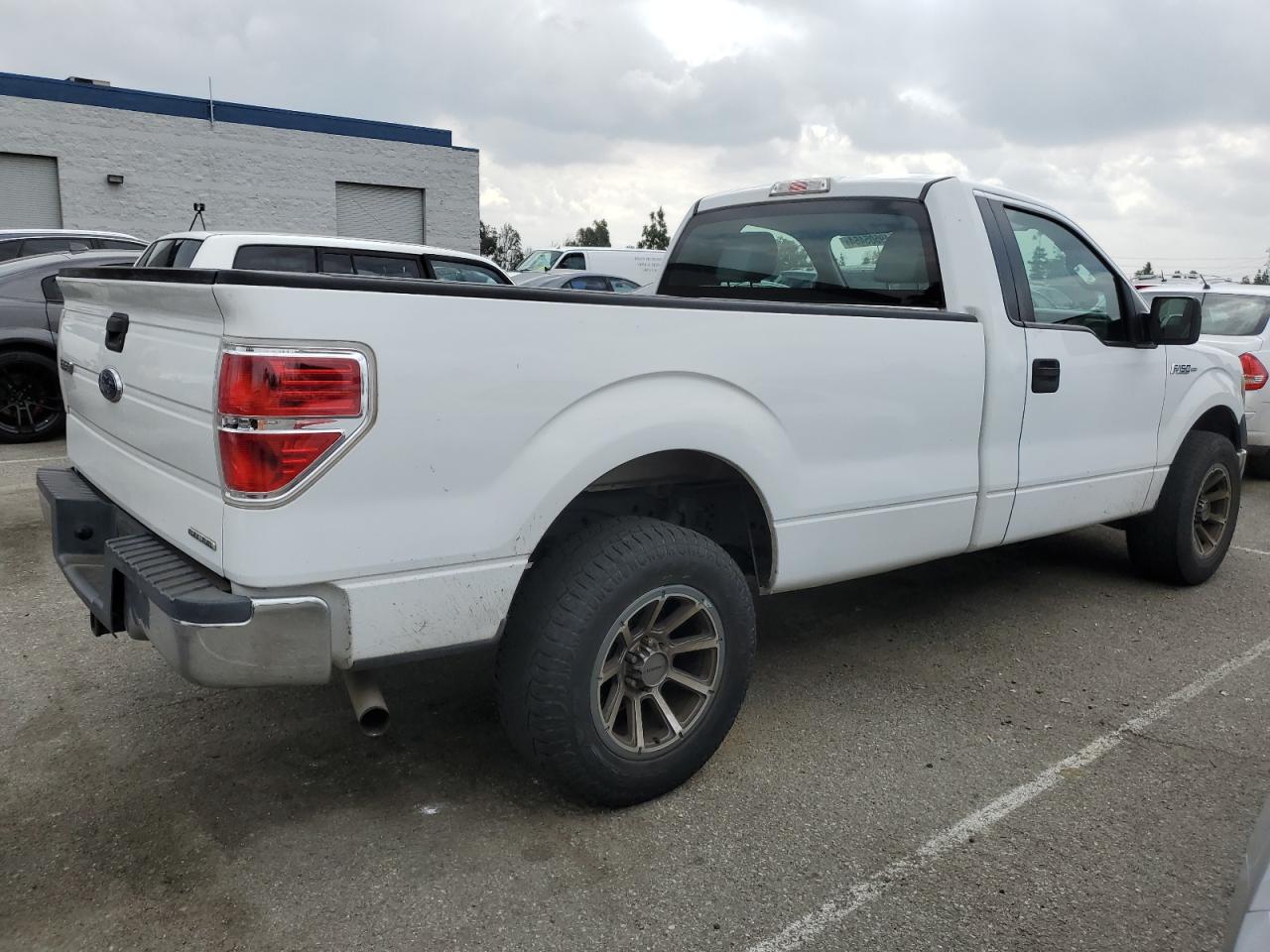 Photo 2 VIN: 1FTMF1CM4DKD55333 - FORD F-150 