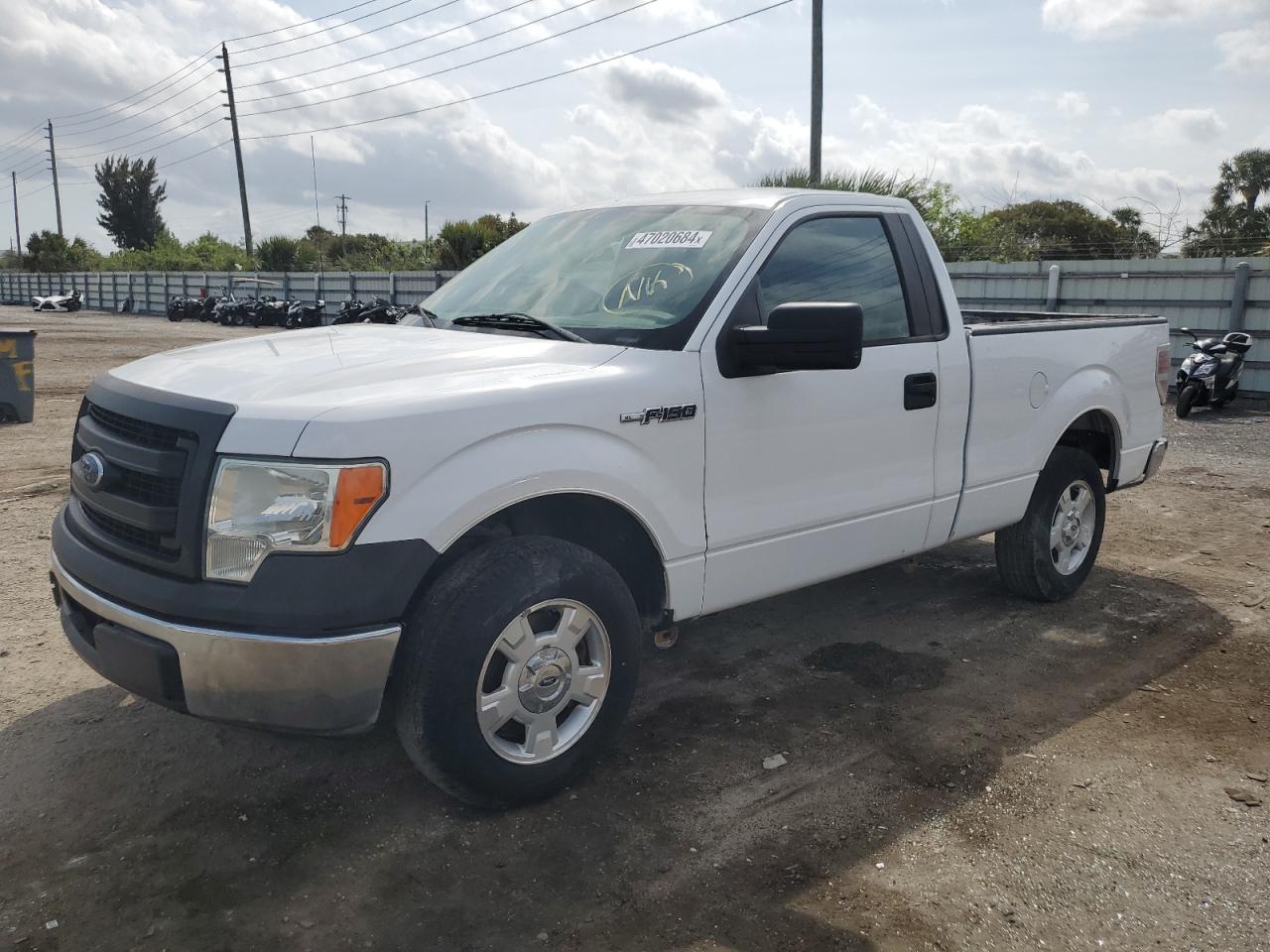 Photo 3 VIN: 1FTMF1CM4EKF88114 - FORD F-150 