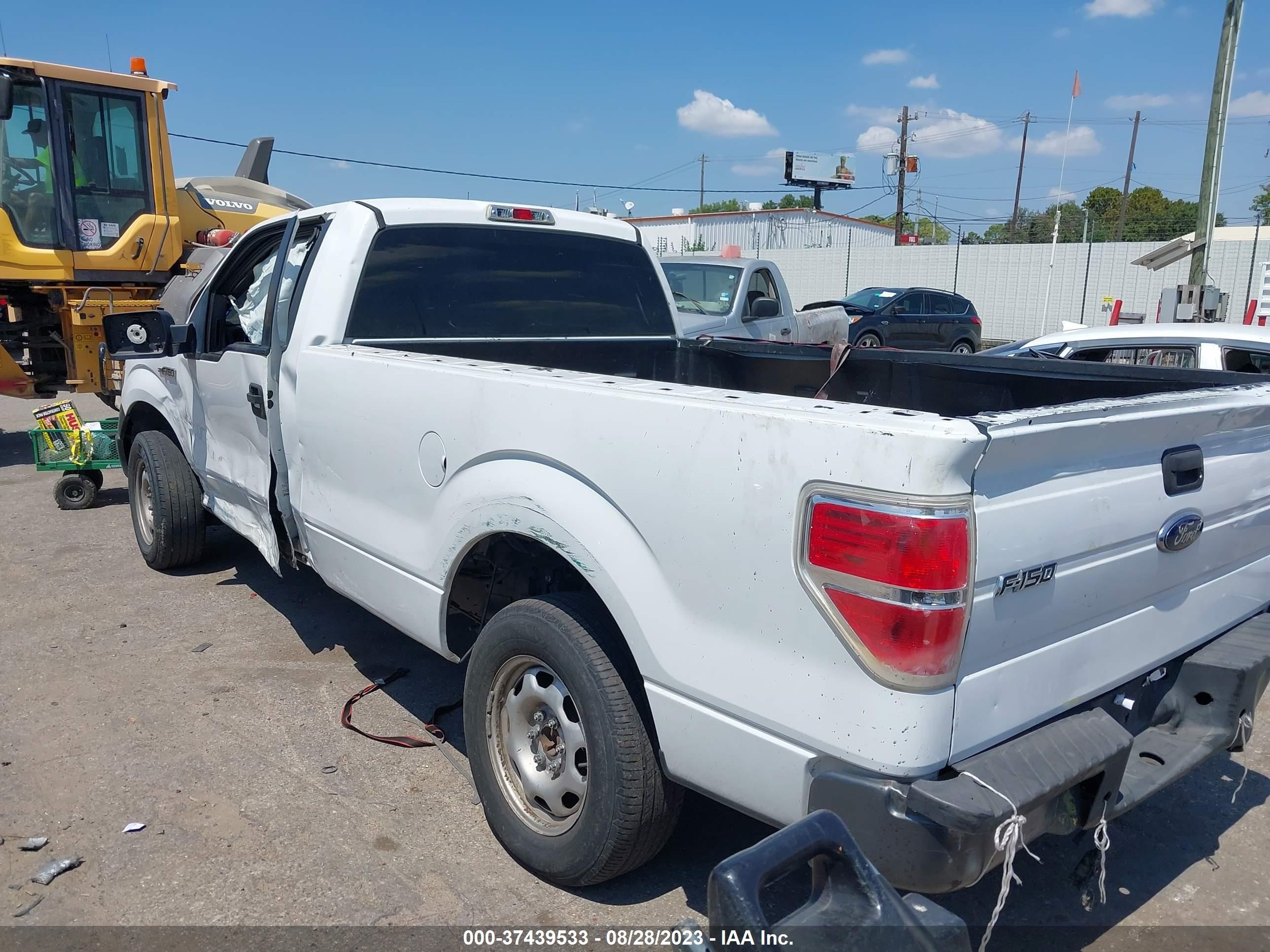 Photo 2 VIN: 1FTMF1CMXBKD52644 - FORD F-150 