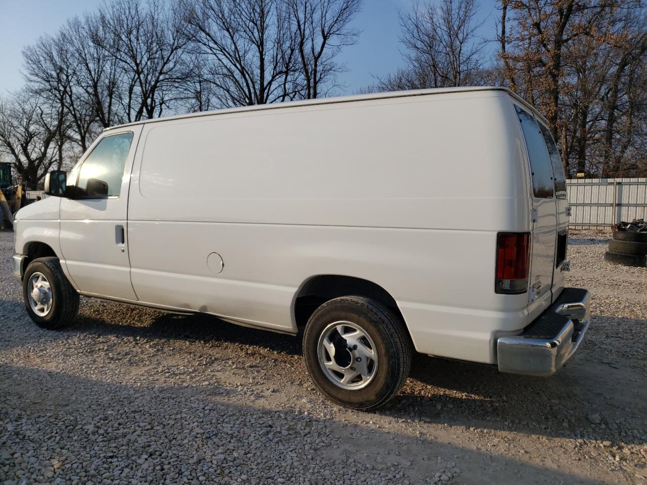 Photo 1 VIN: 1FTNE1EW0BDA51746 - FORD ECONOLINE 