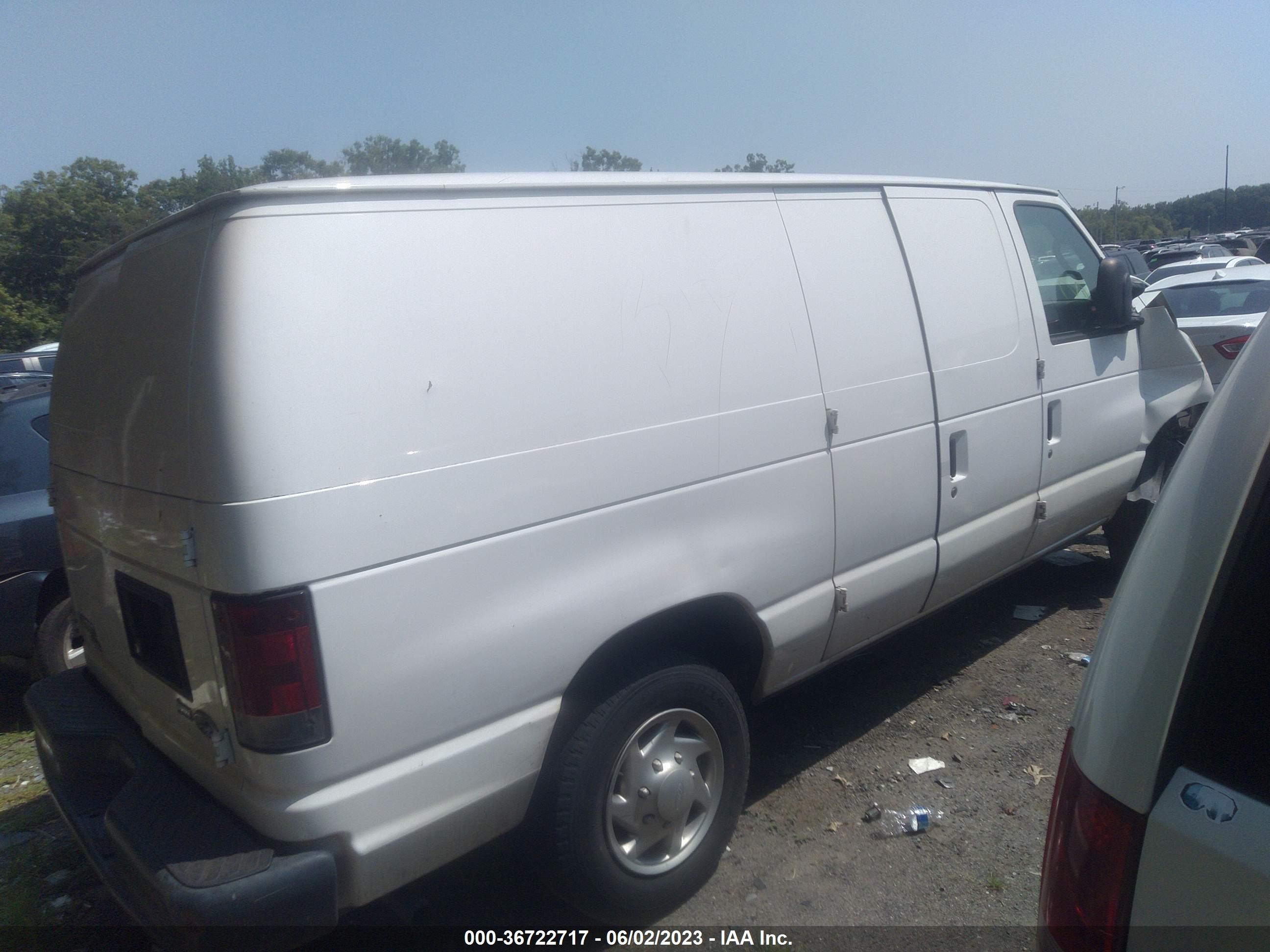 Photo 3 VIN: 1FTNE1EWXCDB28950 - FORD ECONOLINE 