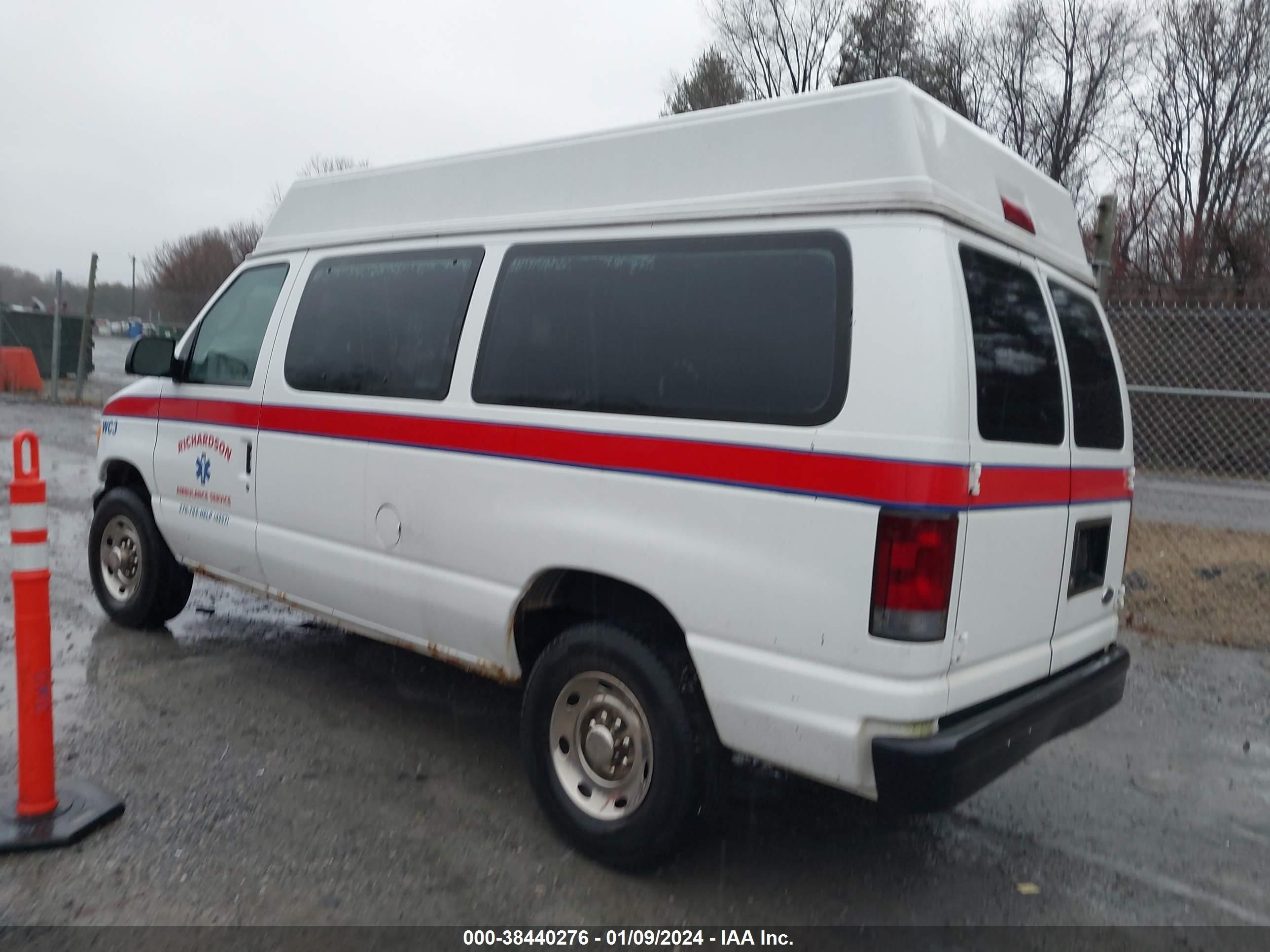 Photo 2 VIN: 1FTNE24203HC05953 - FORD ECONOLINE 