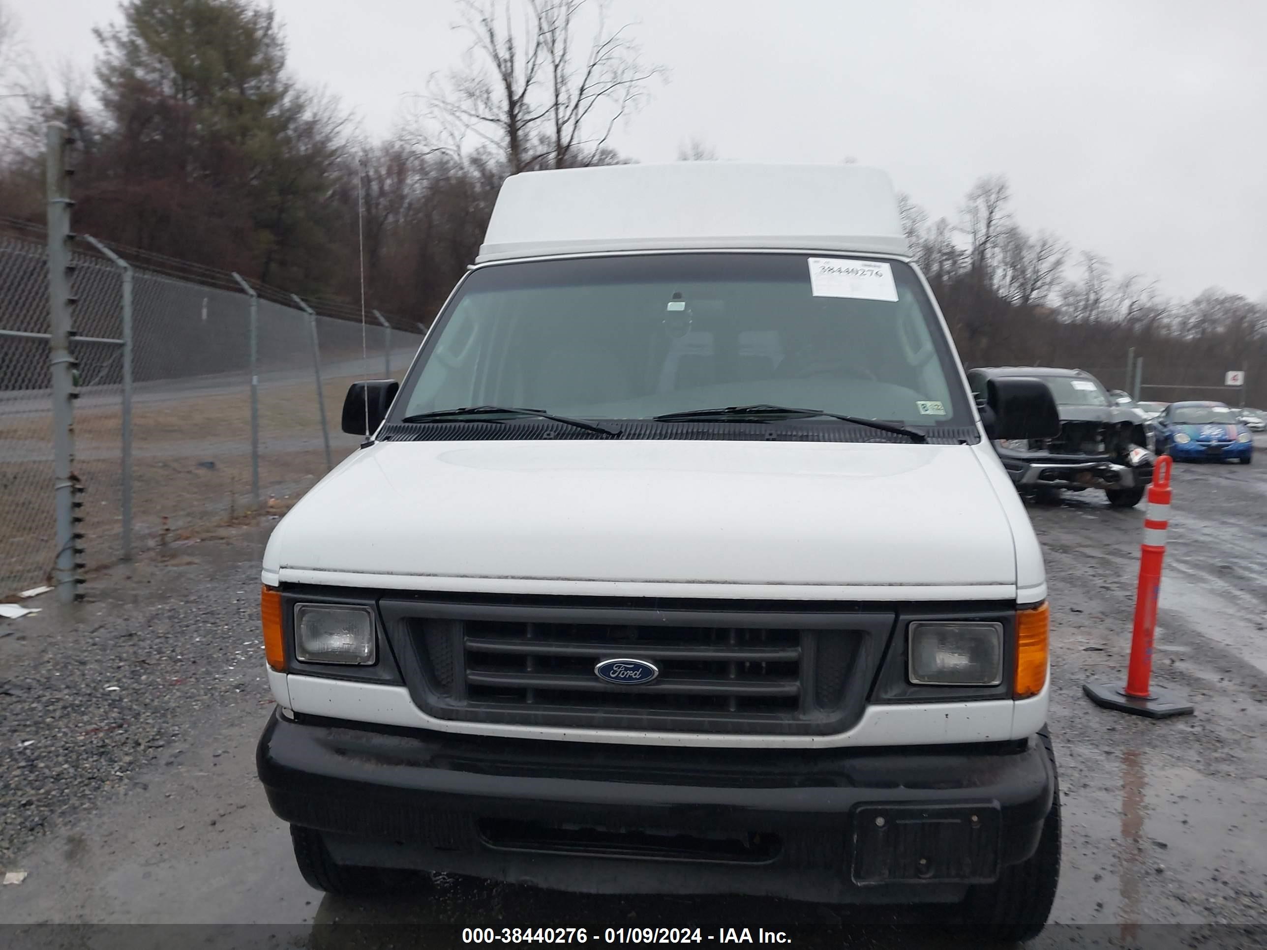 Photo 5 VIN: 1FTNE24203HC05953 - FORD ECONOLINE 