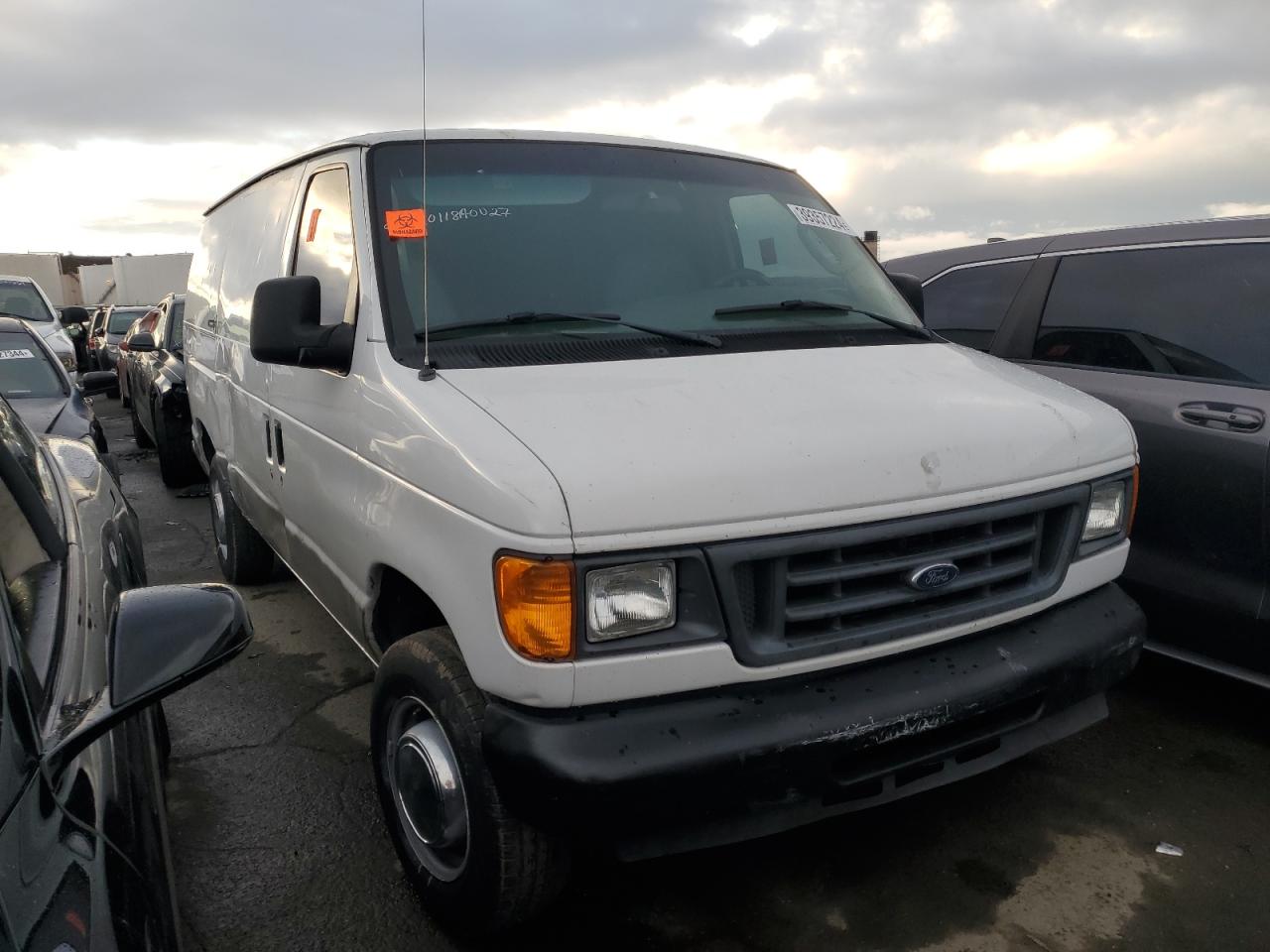 Photo 3 VIN: 1FTNE24L05HA28249 - FORD ECONOLINE 