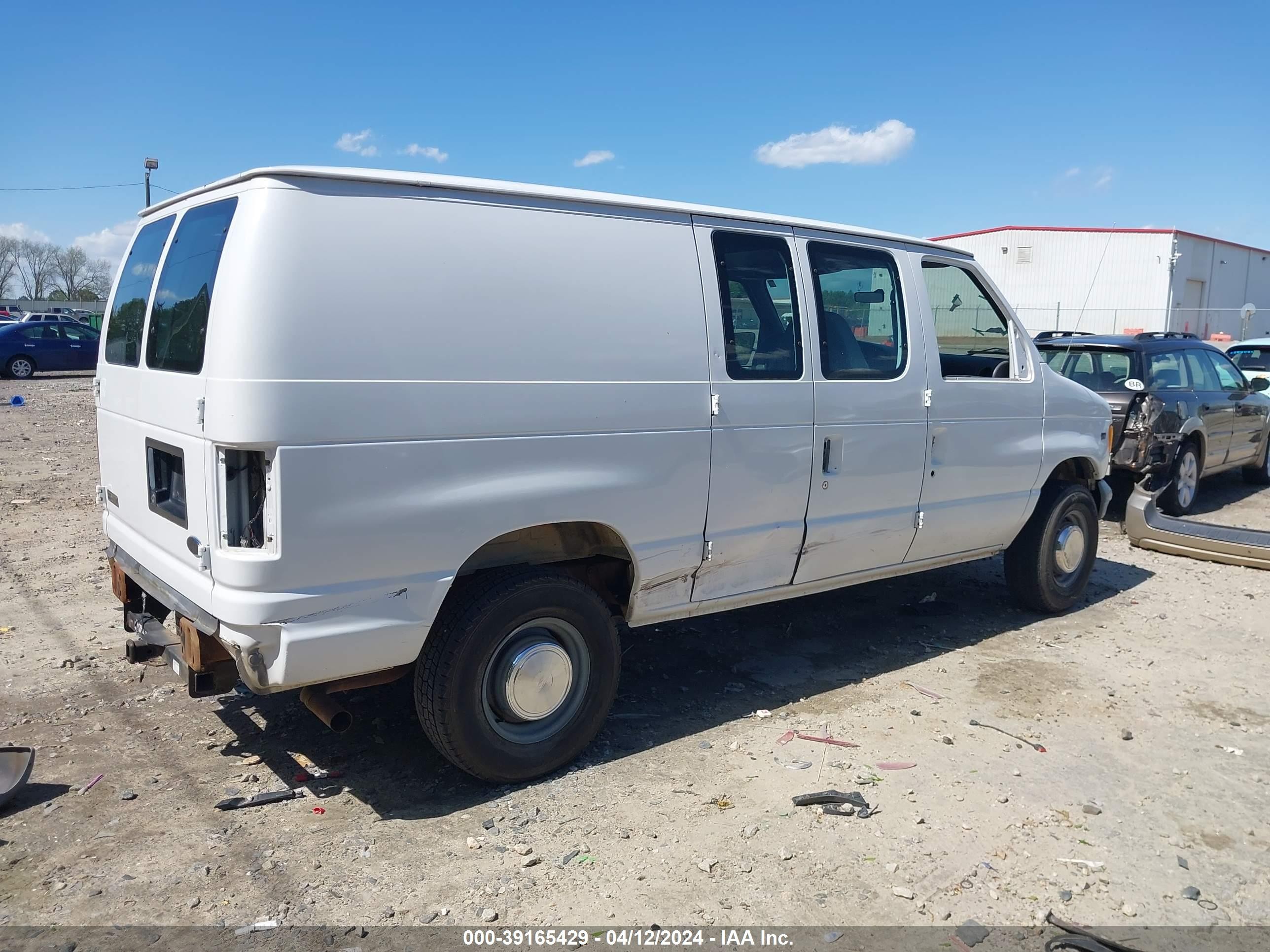 Photo 3 VIN: 1FTNE24L0YHA32628 - FORD ECONOLINE 