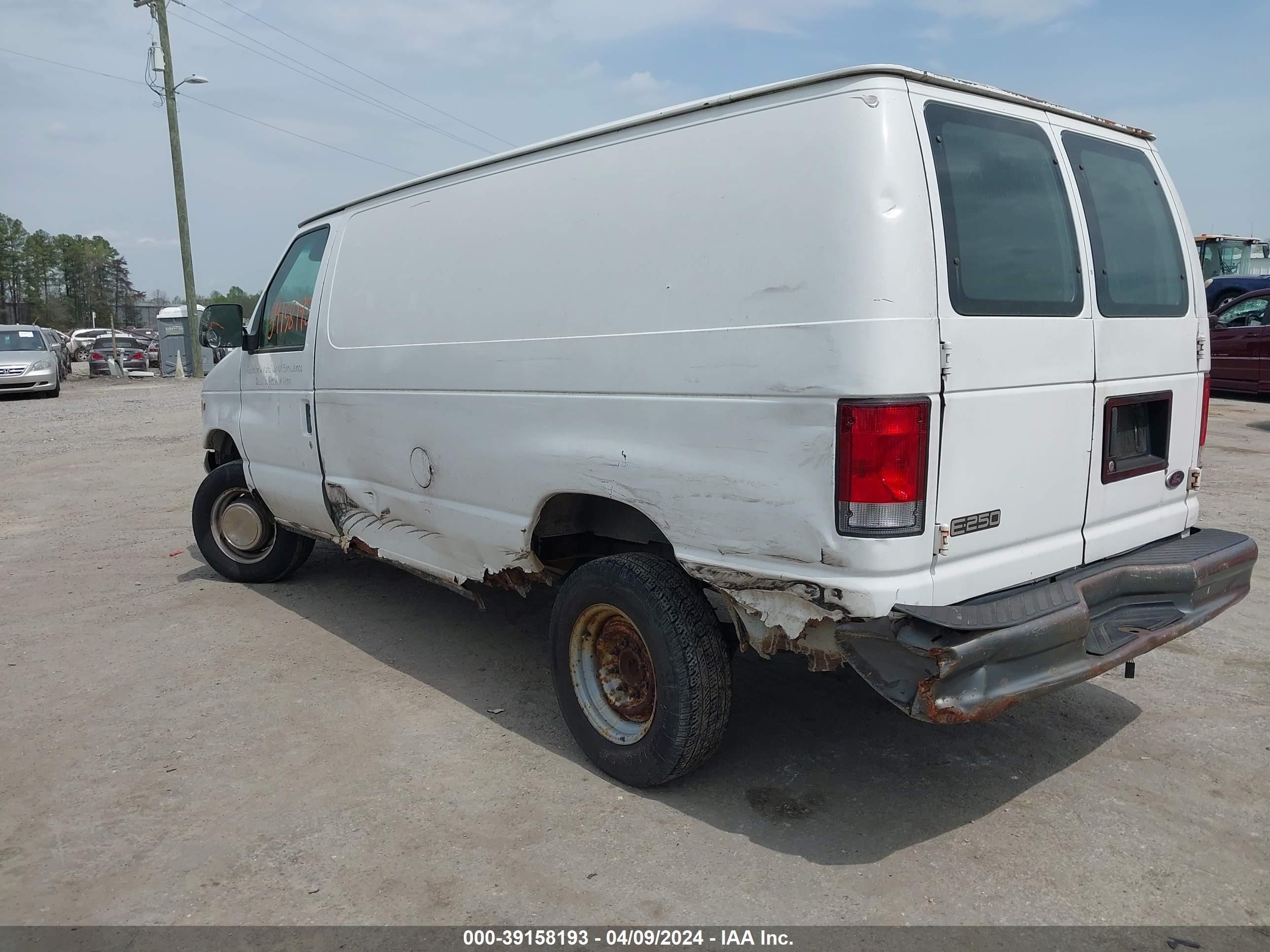 Photo 2 VIN: 1FTNE24L51HA46420 - FORD ECONOLINE 