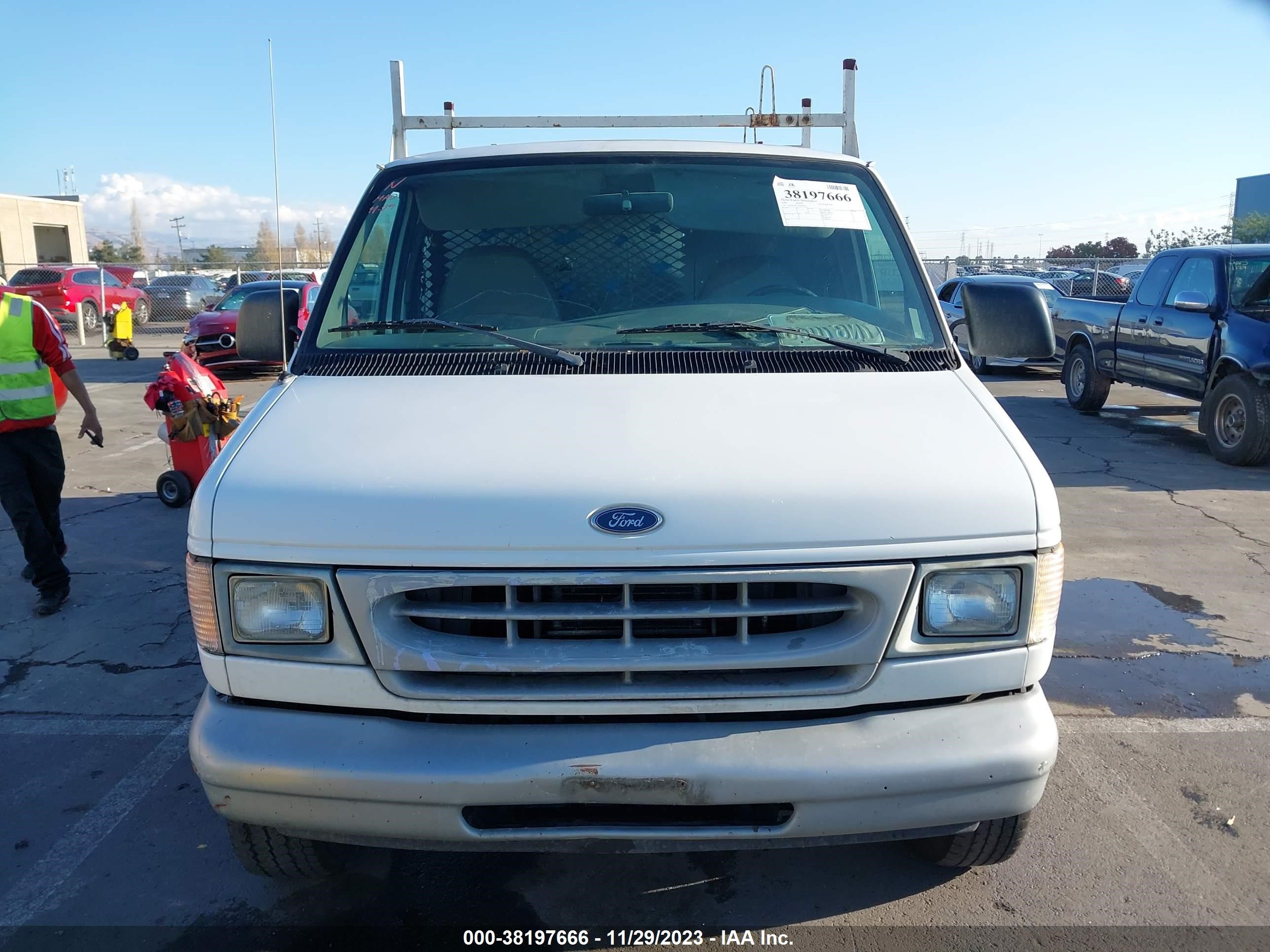 Photo 11 VIN: 1FTNE24L6YHB08496 - FORD ECONOLINE 