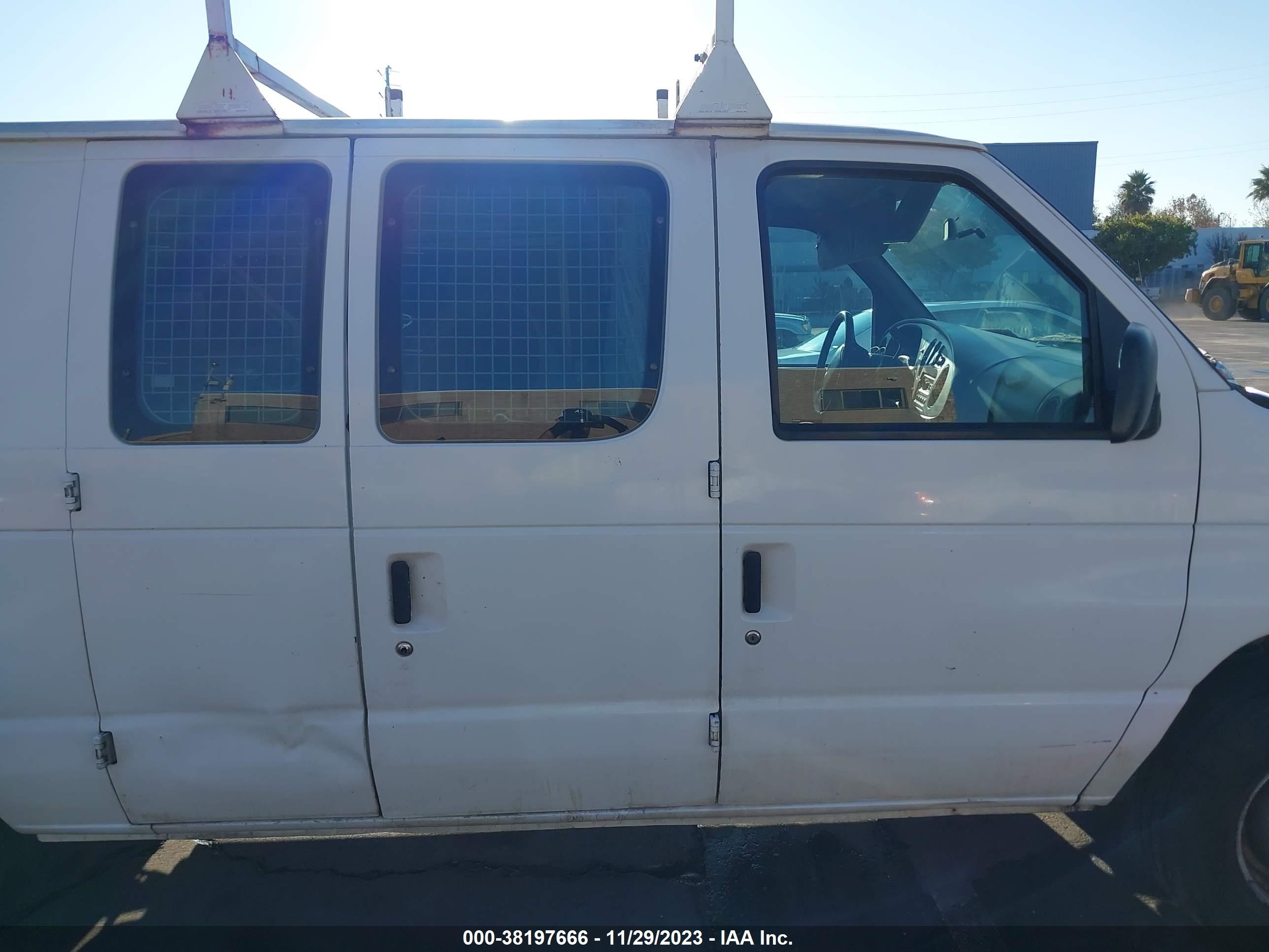 Photo 12 VIN: 1FTNE24L6YHB08496 - FORD ECONOLINE 