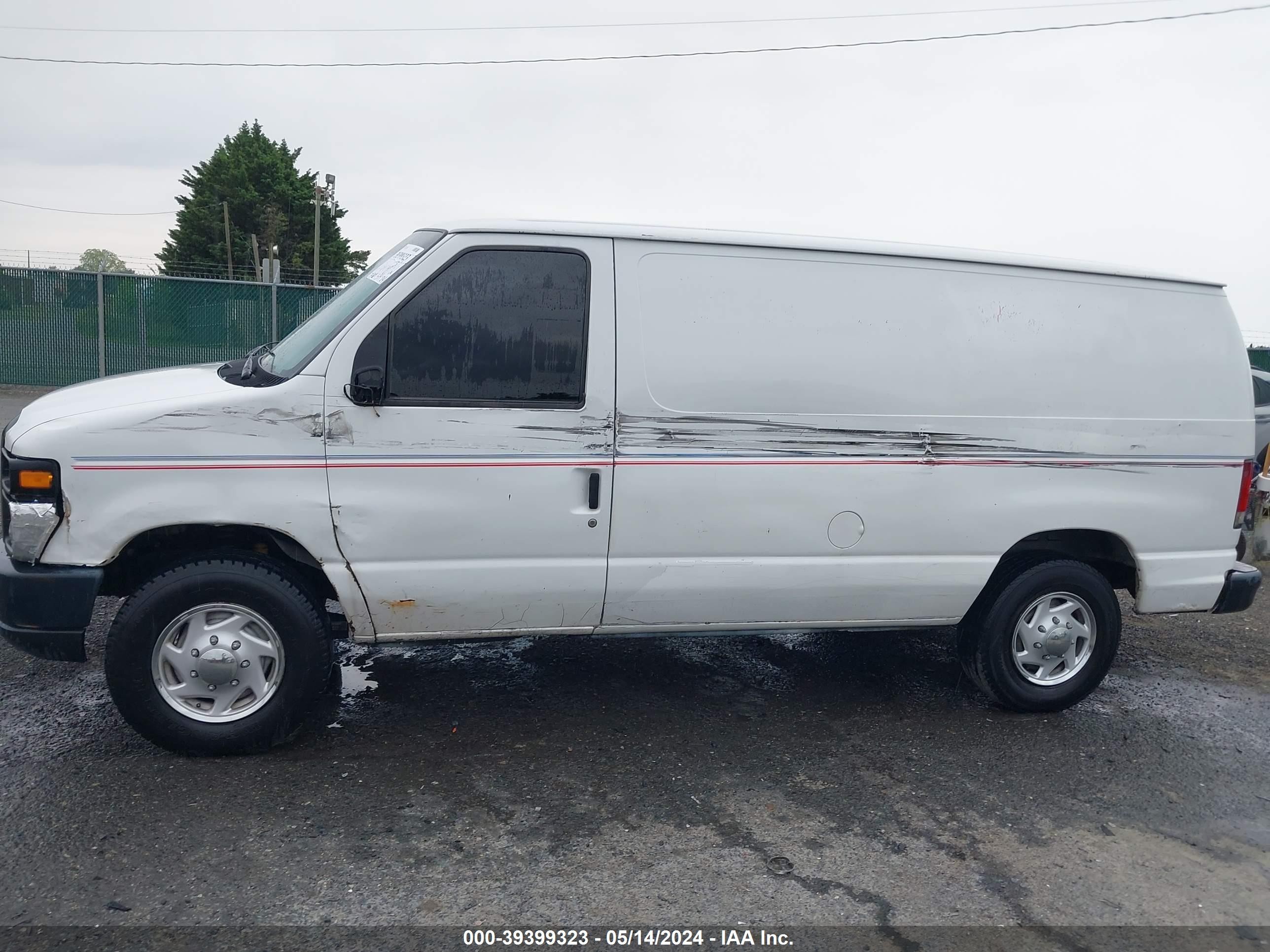 Photo 13 VIN: 1FTNE24L88DA33808 - FORD ECONOLINE 