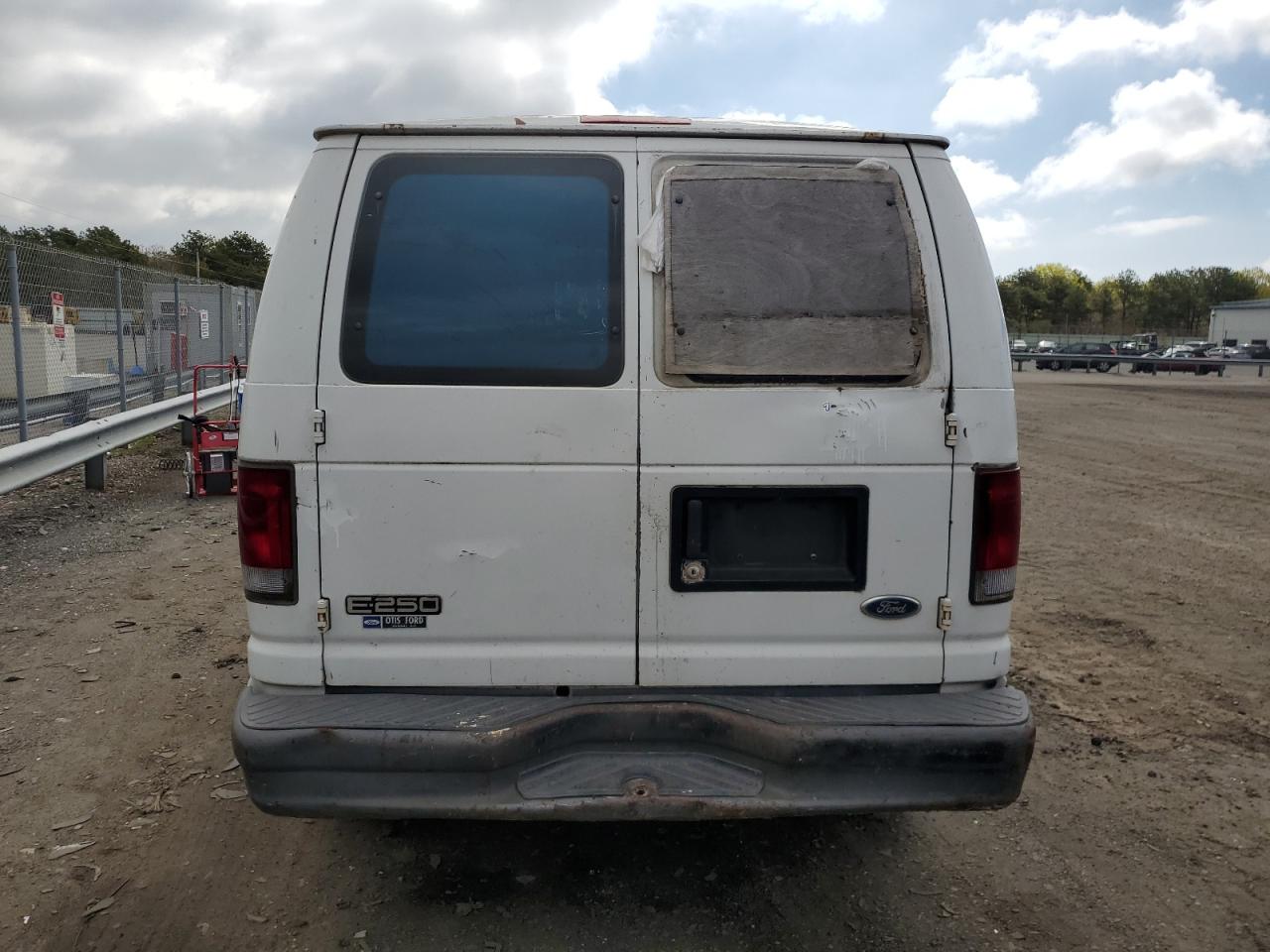 Photo 5 VIN: 1FTNE24W05HA79244 - FORD ECONOLINE 