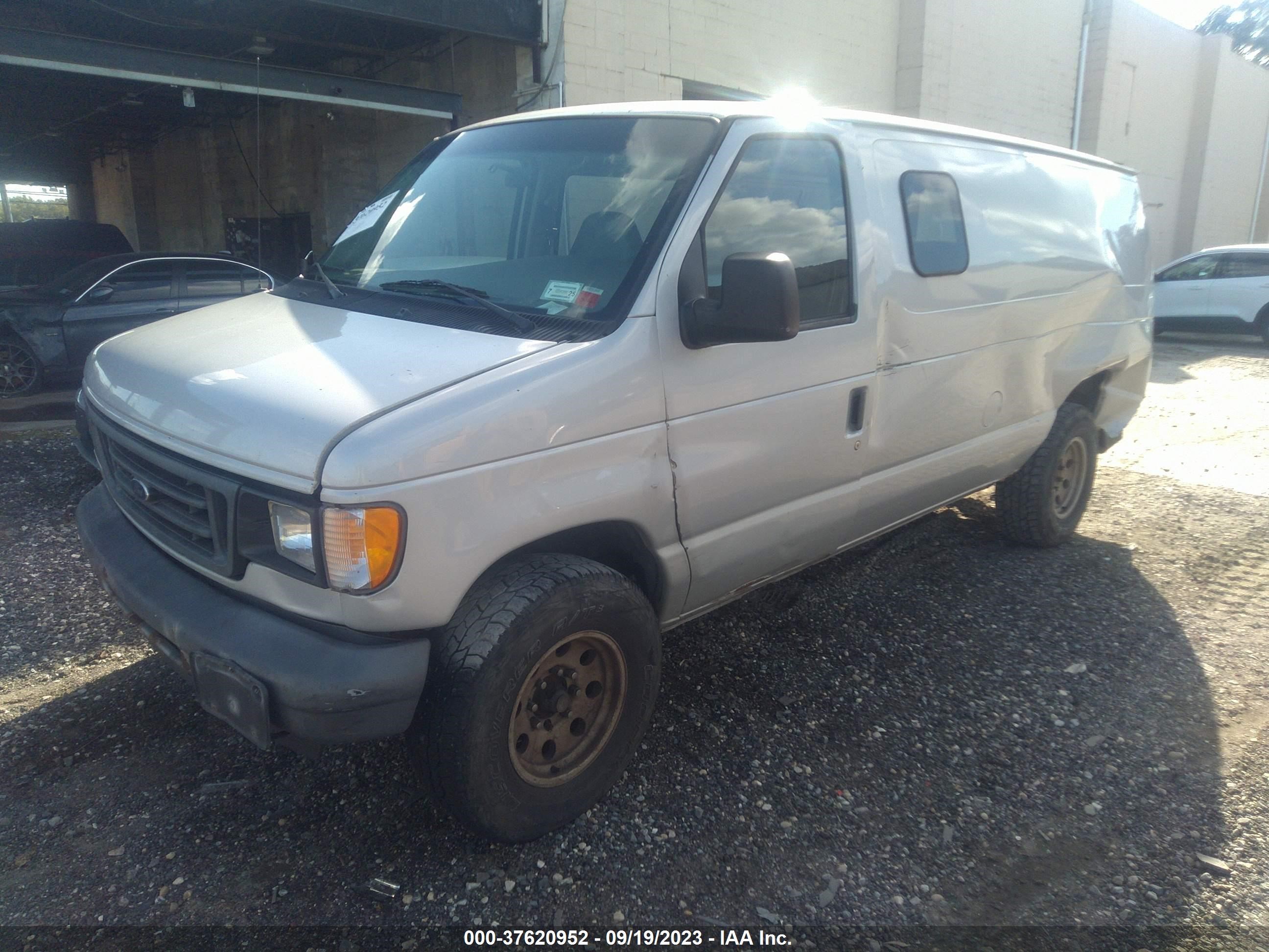 Photo 1 VIN: 1FTNE24W95HB46441 - FORD ECONOLINE 