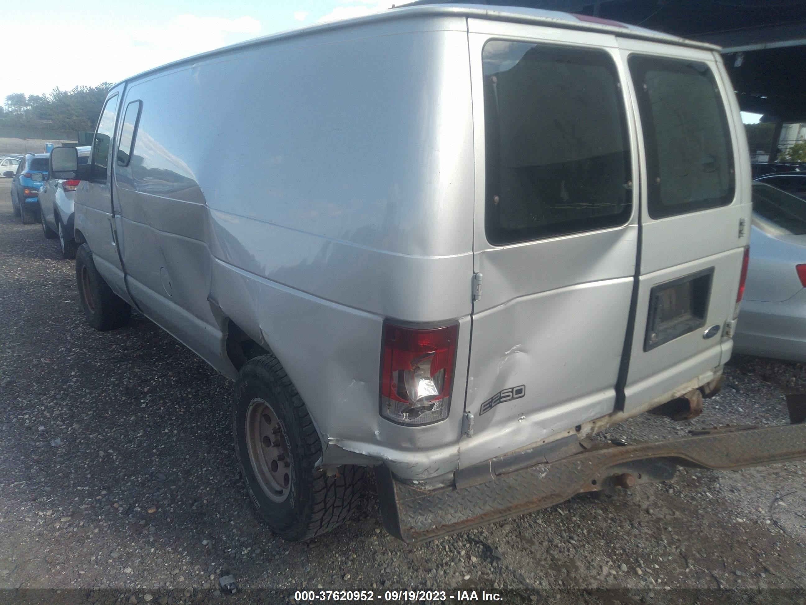 Photo 5 VIN: 1FTNE24W95HB46441 - FORD ECONOLINE 