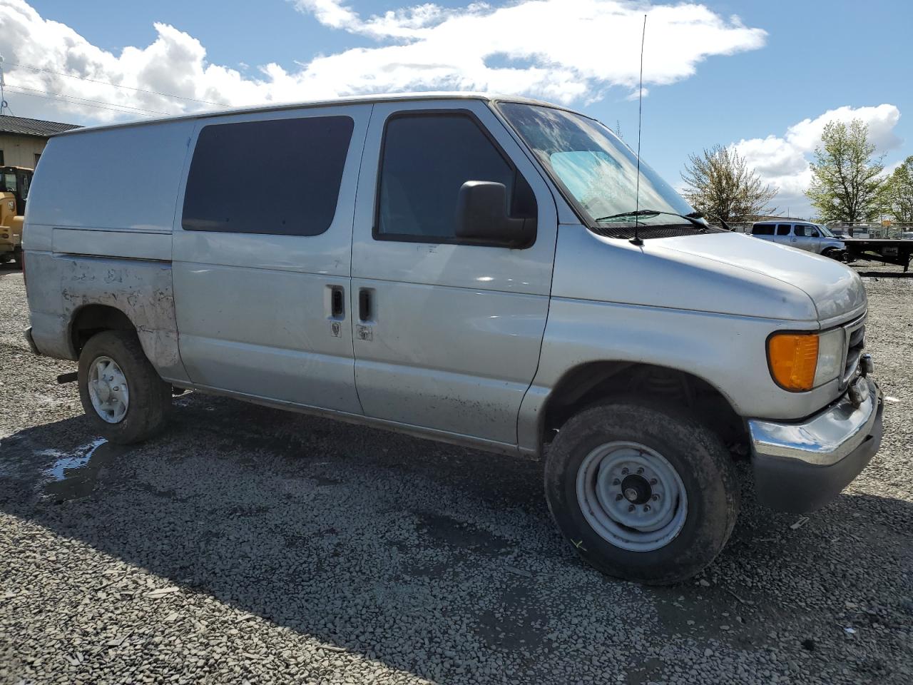 Photo 3 VIN: 1FTNE24WX7DA55821 - FORD ECONOLINE 