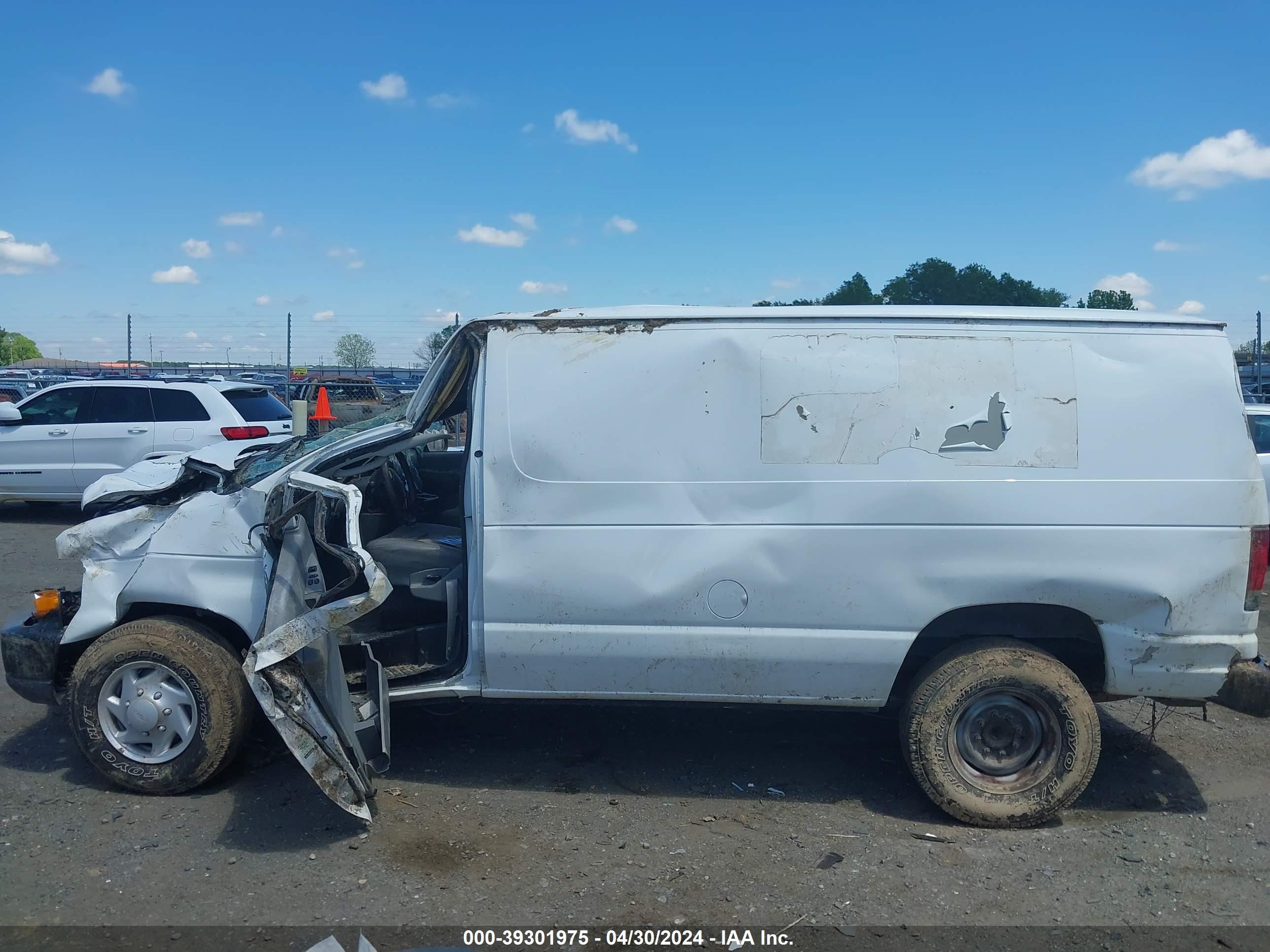 Photo 13 VIN: 1FTNE24WX8DB27649 - FORD ECONOLINE 