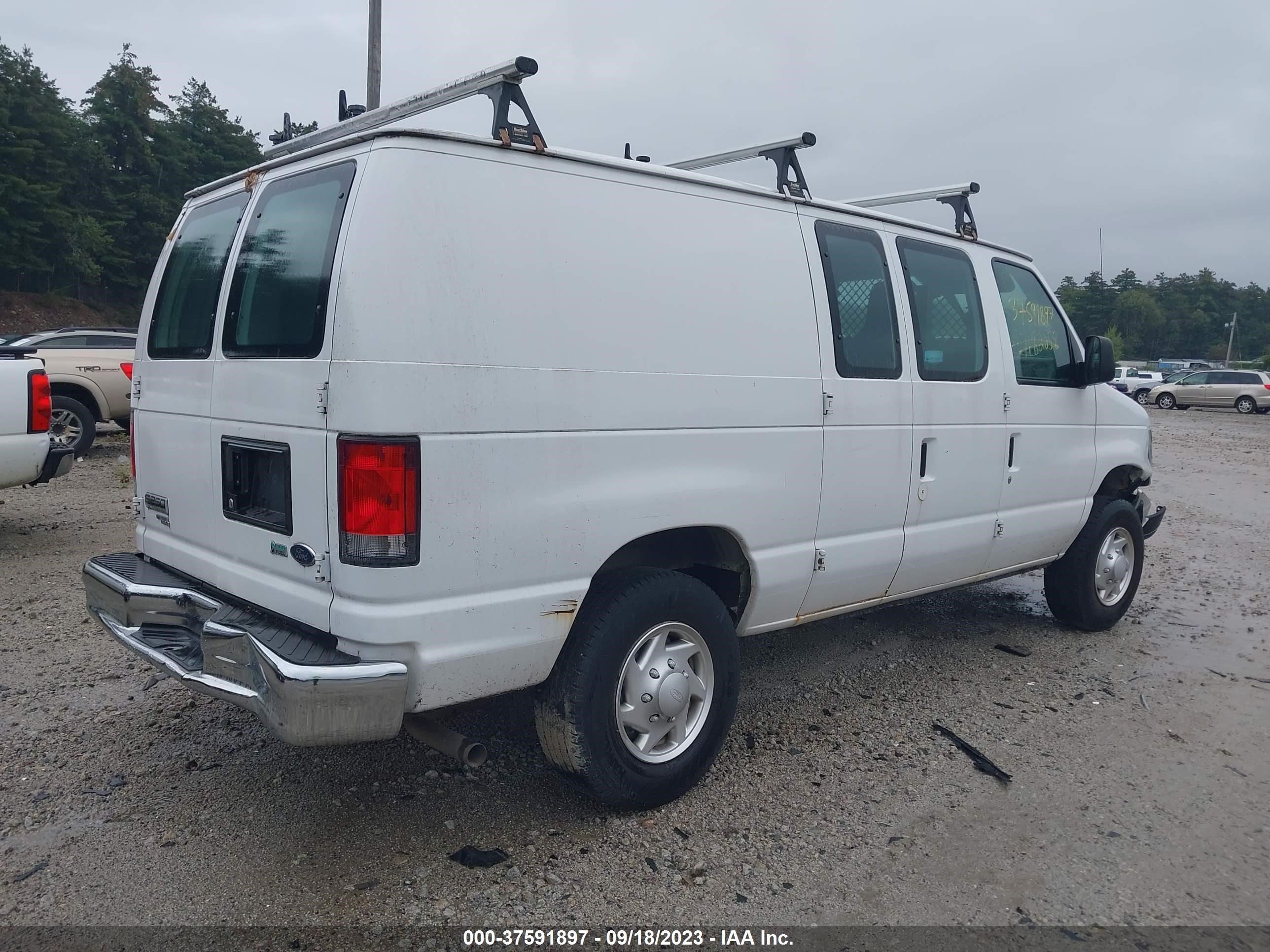 Photo 3 VIN: 1FTNE2EW0EDA92324 - FORD ECONOLINE 