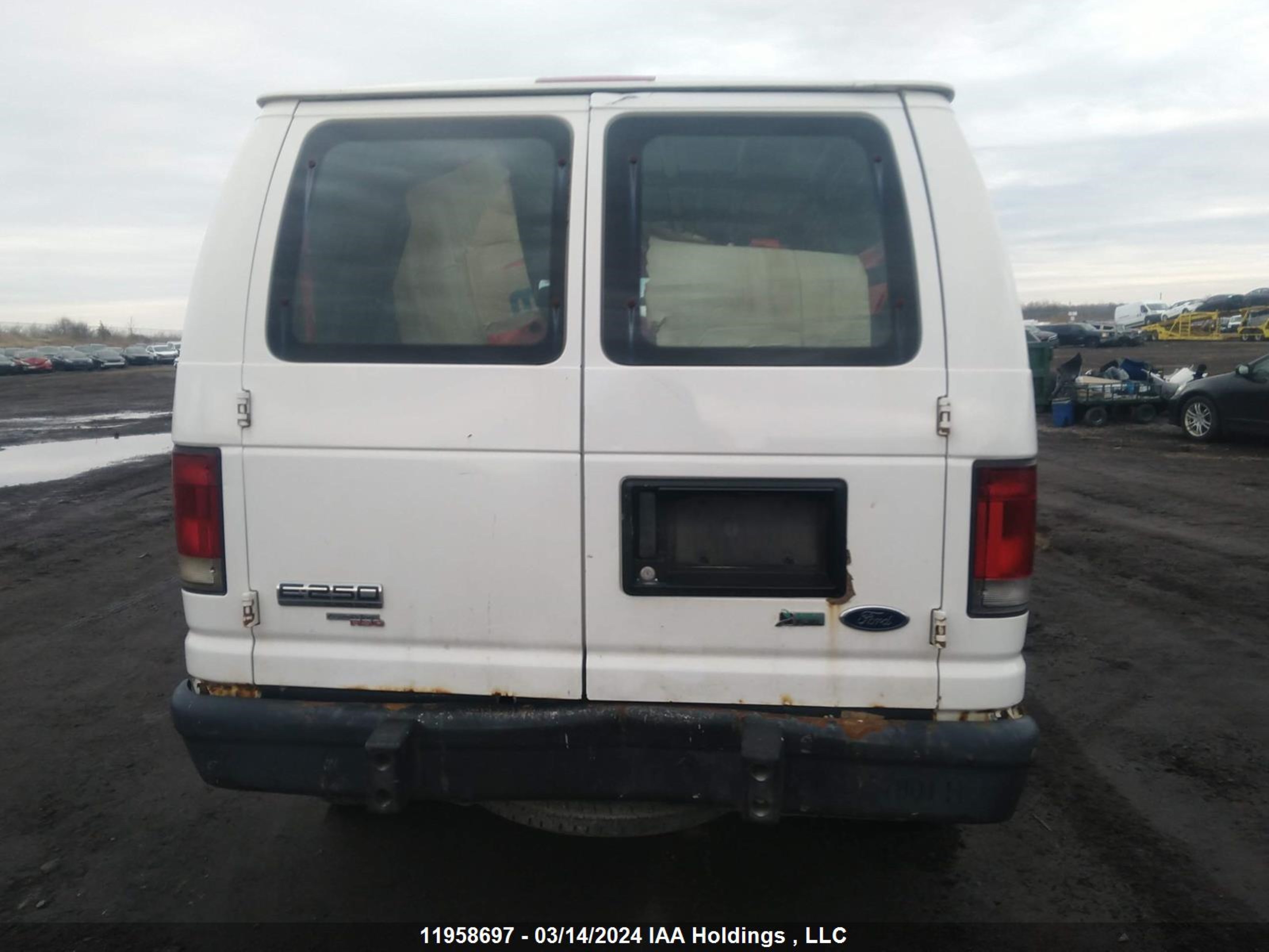 Photo 15 VIN: 1FTNE2EW4BDA95321 - FORD ECONOLINE 