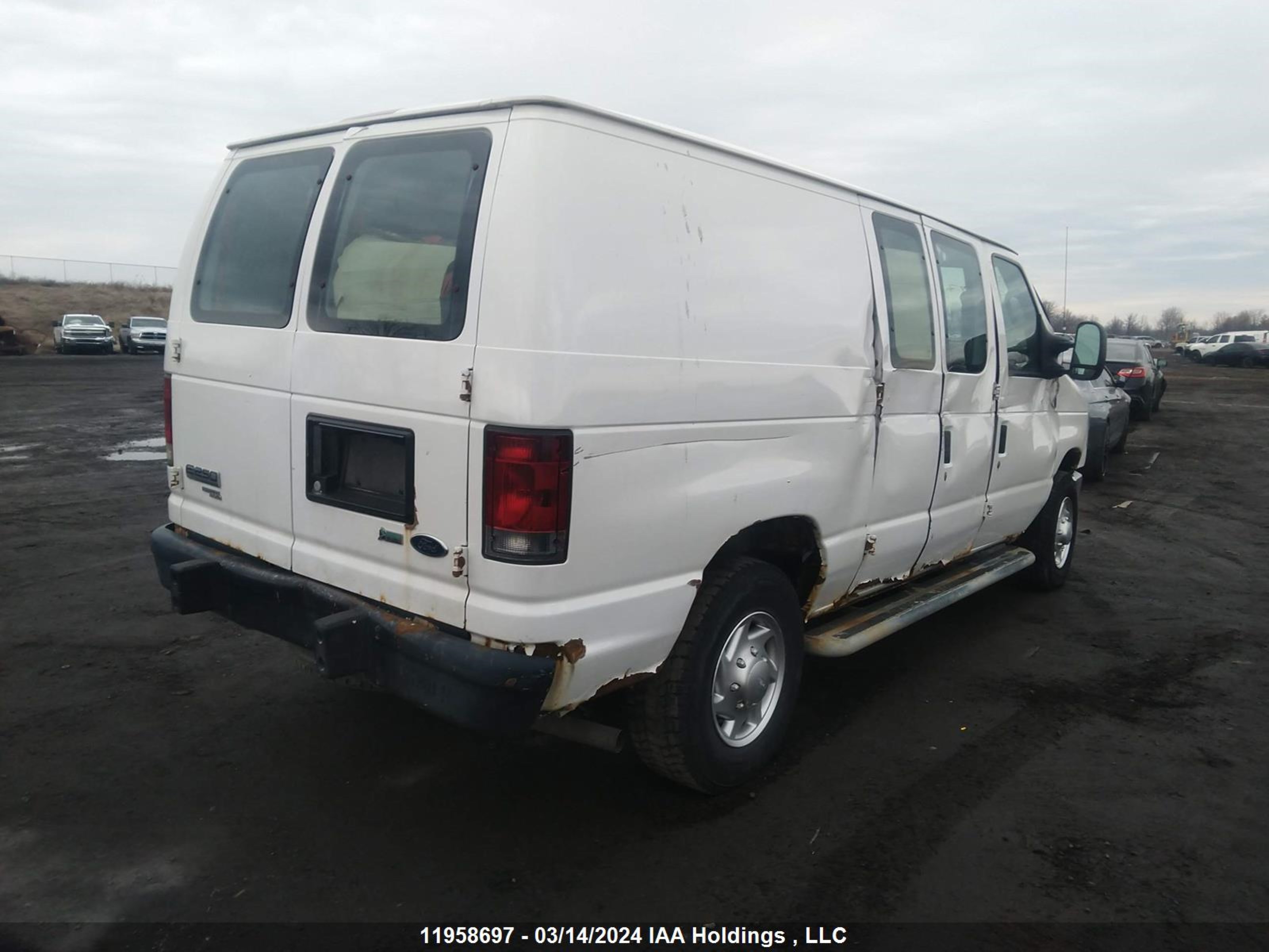 Photo 3 VIN: 1FTNE2EW4BDA95321 - FORD ECONOLINE 