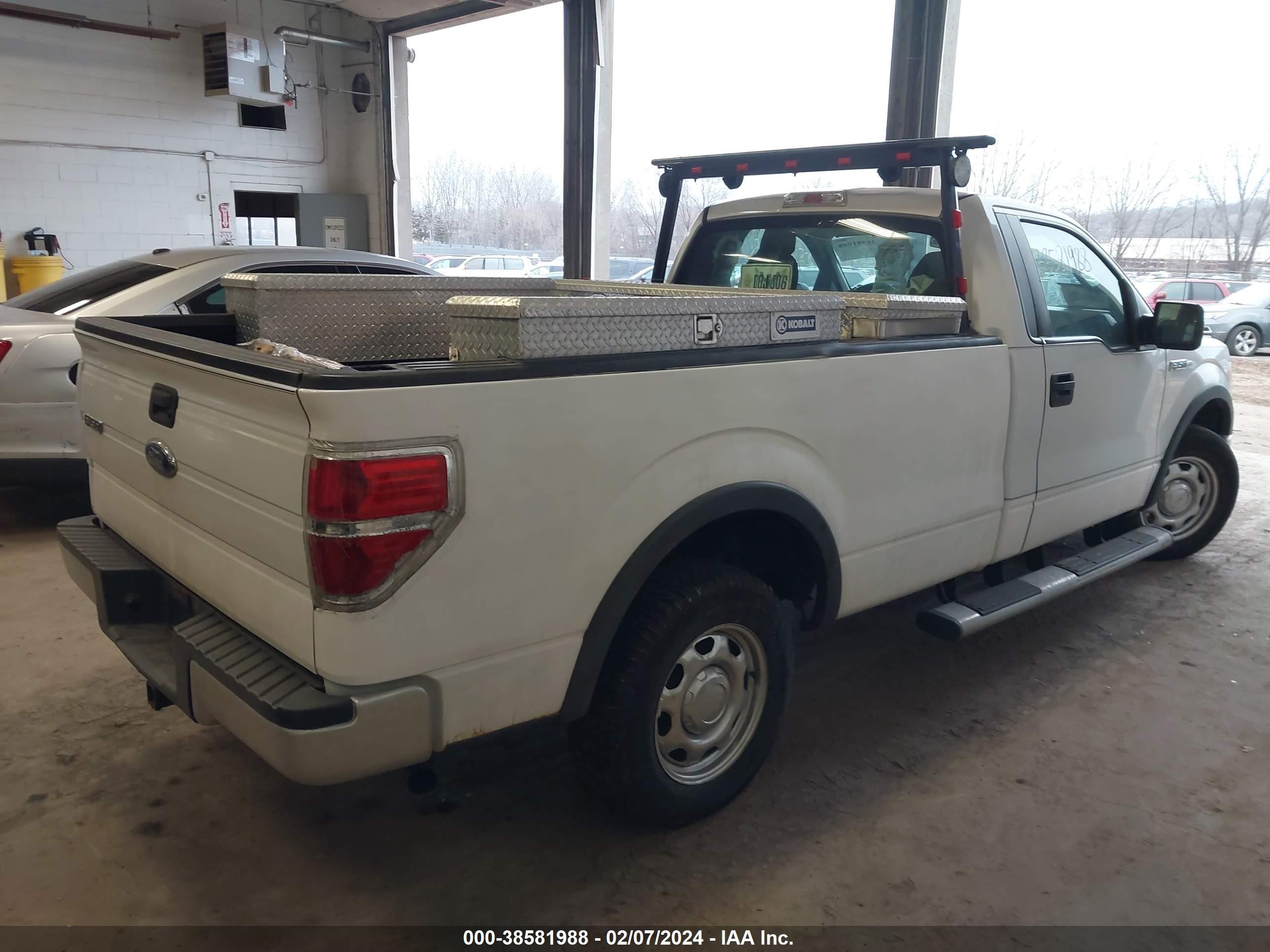 Photo 3 VIN: 1FTNF1CV9AKE01439 - FORD F-150 