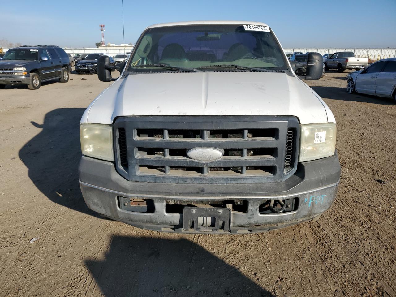 Photo 4 VIN: 1FTNF20547EA83862 - FORD F250 