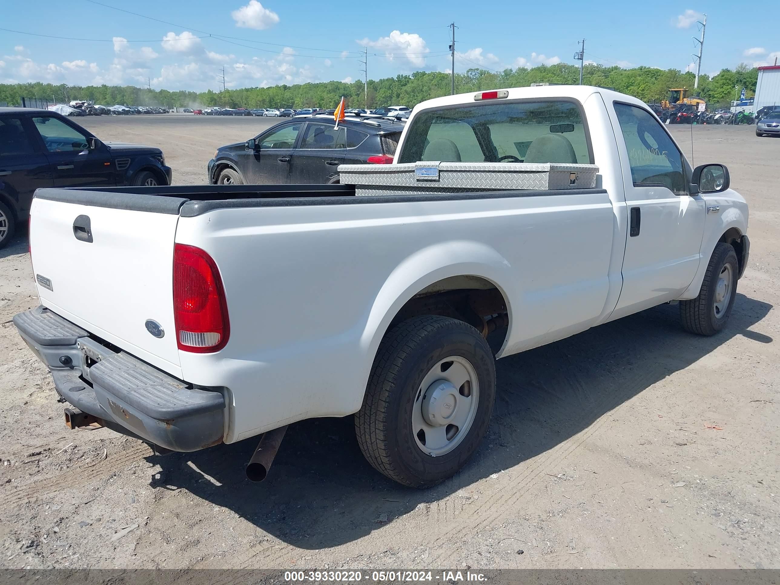 Photo 3 VIN: 1FTNF20555ED16242 - FORD F250 