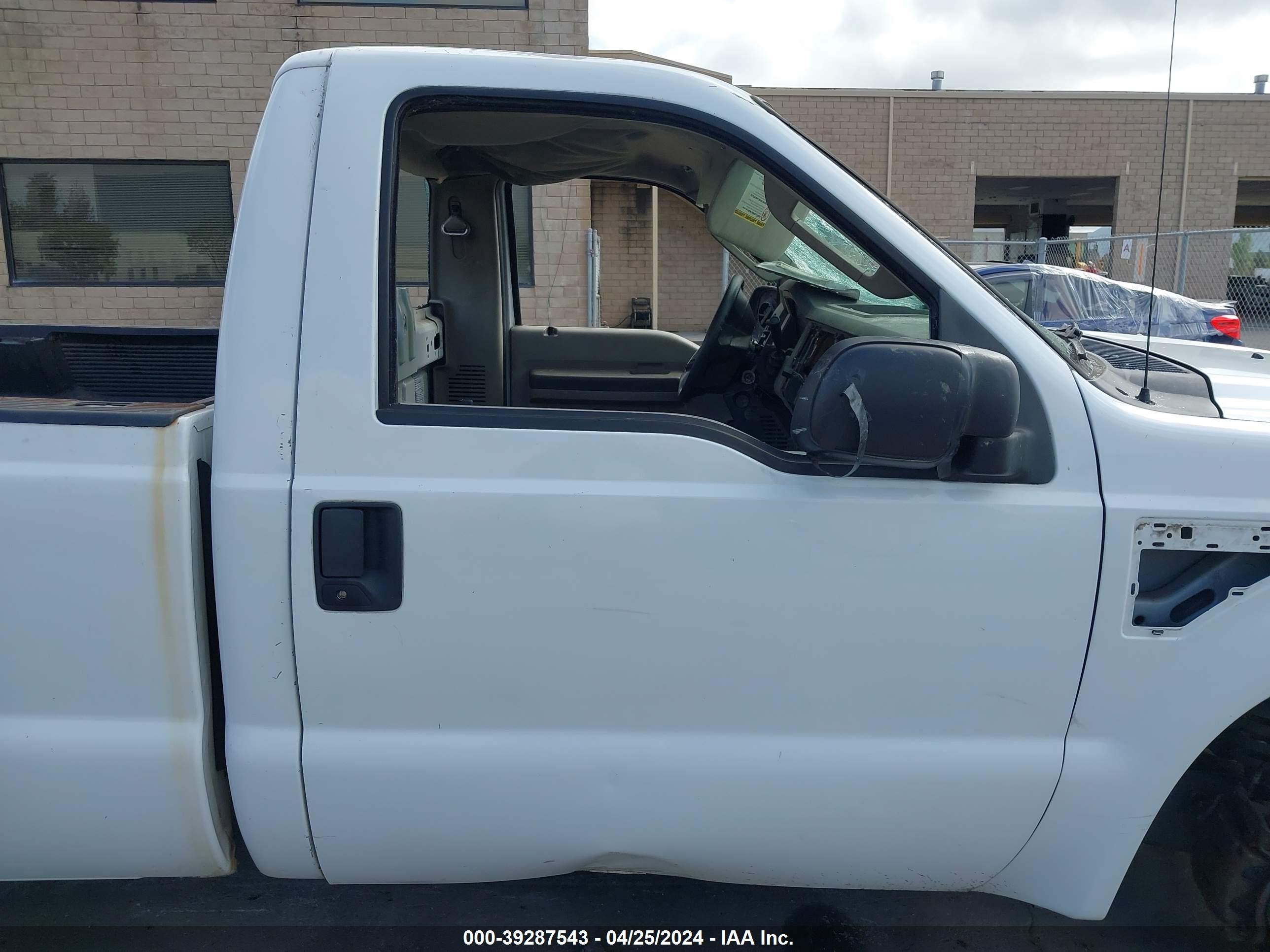 Photo 12 VIN: 1FTNF20568EB16250 - FORD F250 