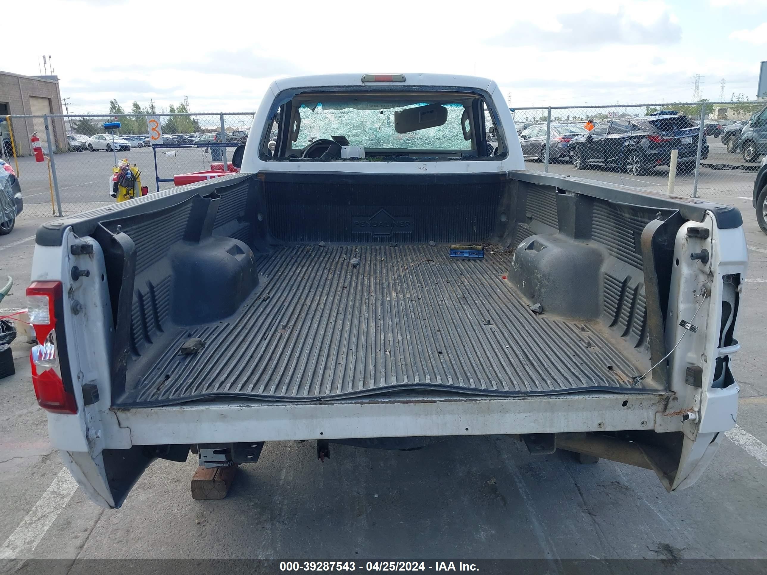 Photo 15 VIN: 1FTNF20568EB16250 - FORD F250 