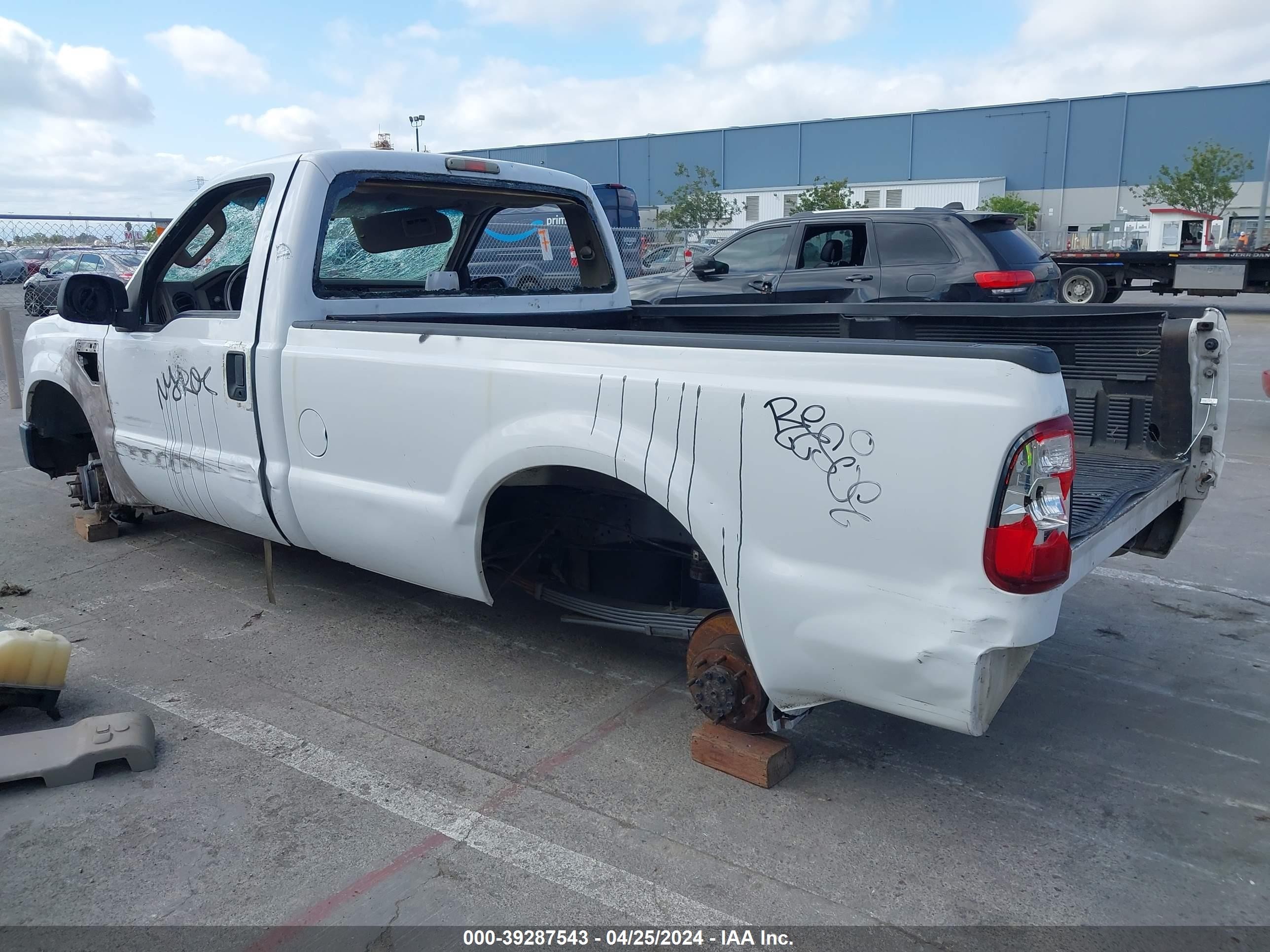 Photo 2 VIN: 1FTNF20568EB16250 - FORD F250 