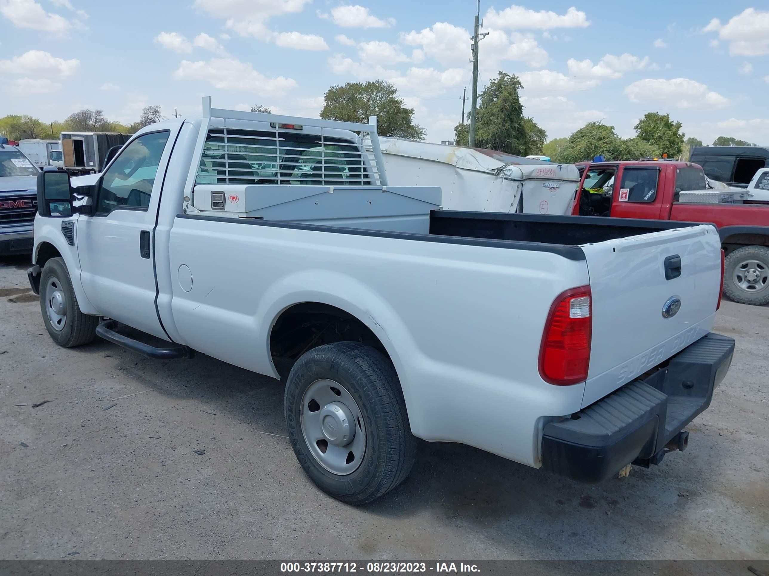 Photo 2 VIN: 1FTNF20579EB04996 - FORD F250 