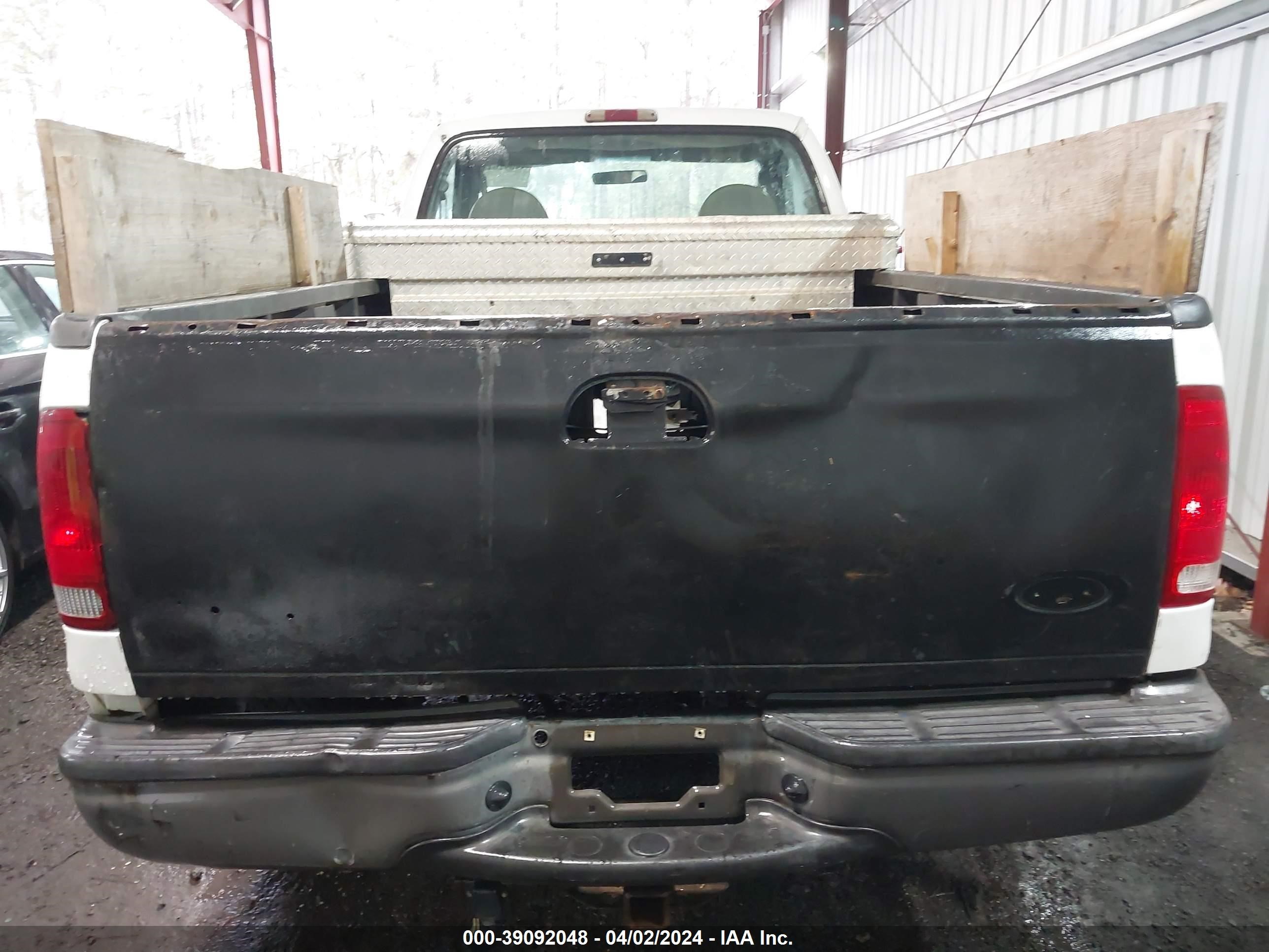 Photo 16 VIN: 1FTNF20585EC38961 - FORD F250 