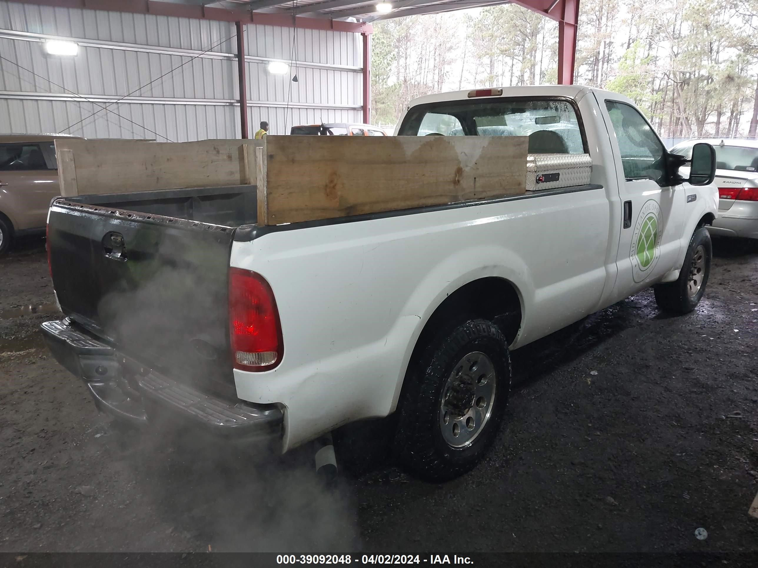 Photo 3 VIN: 1FTNF20585EC38961 - FORD F250 