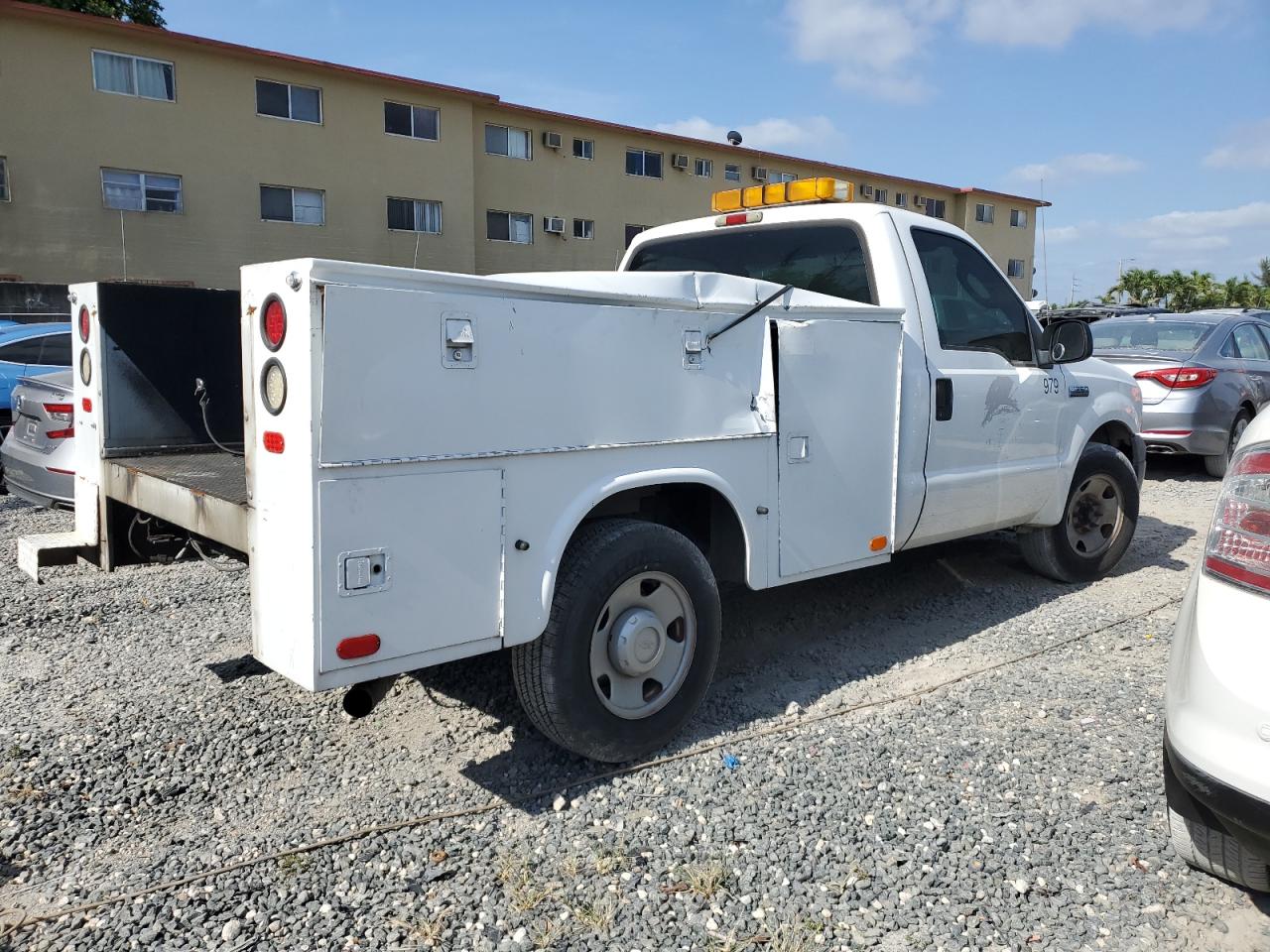 Photo 2 VIN: 1FTNF205X5EB86572 - FORD F250 