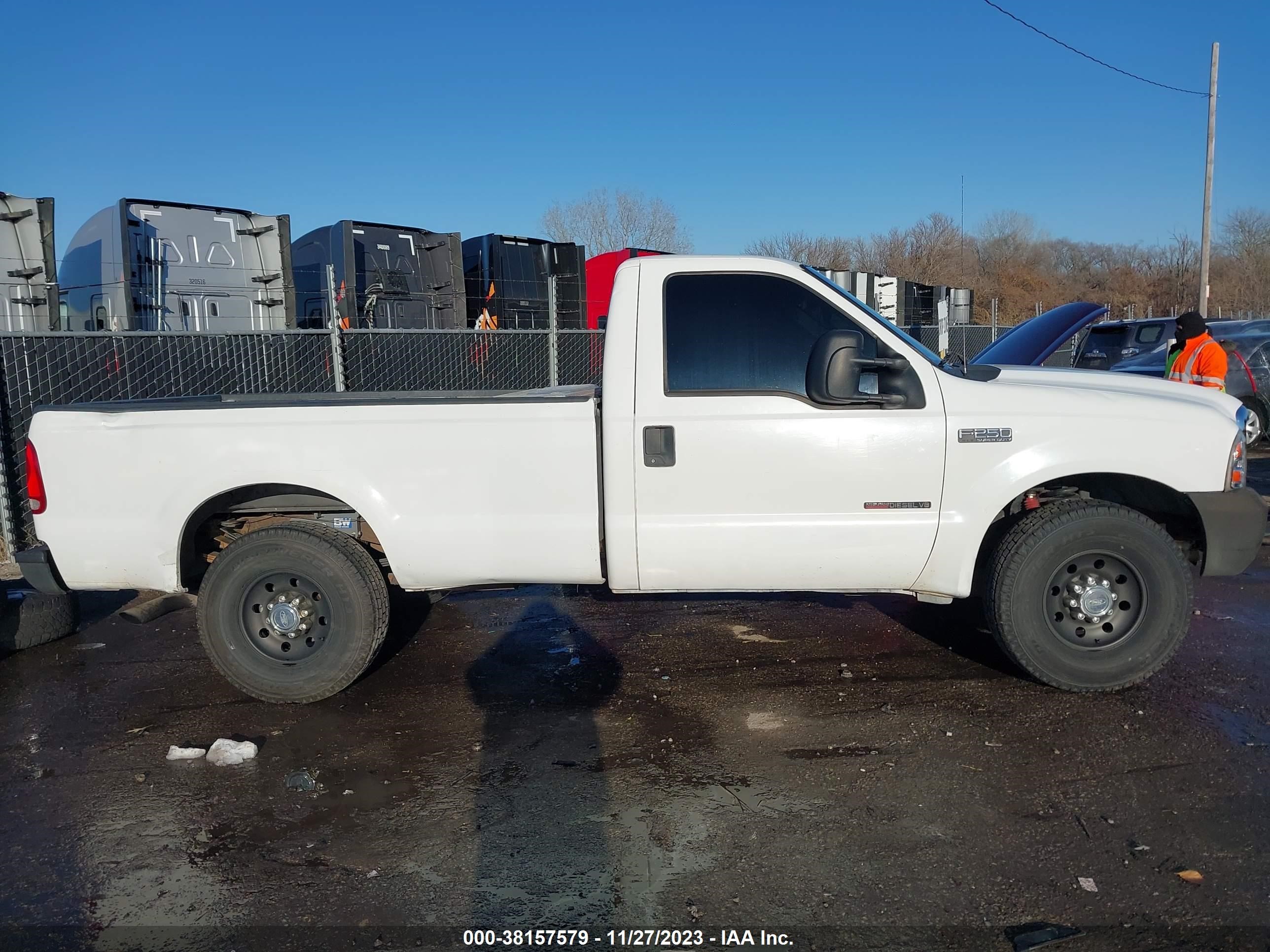 Photo 12 VIN: 1FTNF20F8YEB10880 - FORD F250 