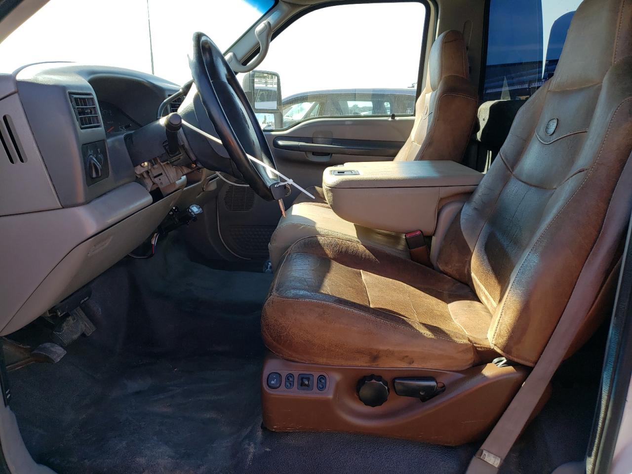 Photo 6 VIN: 1FTNF20FXYEB46361 - FORD F250 