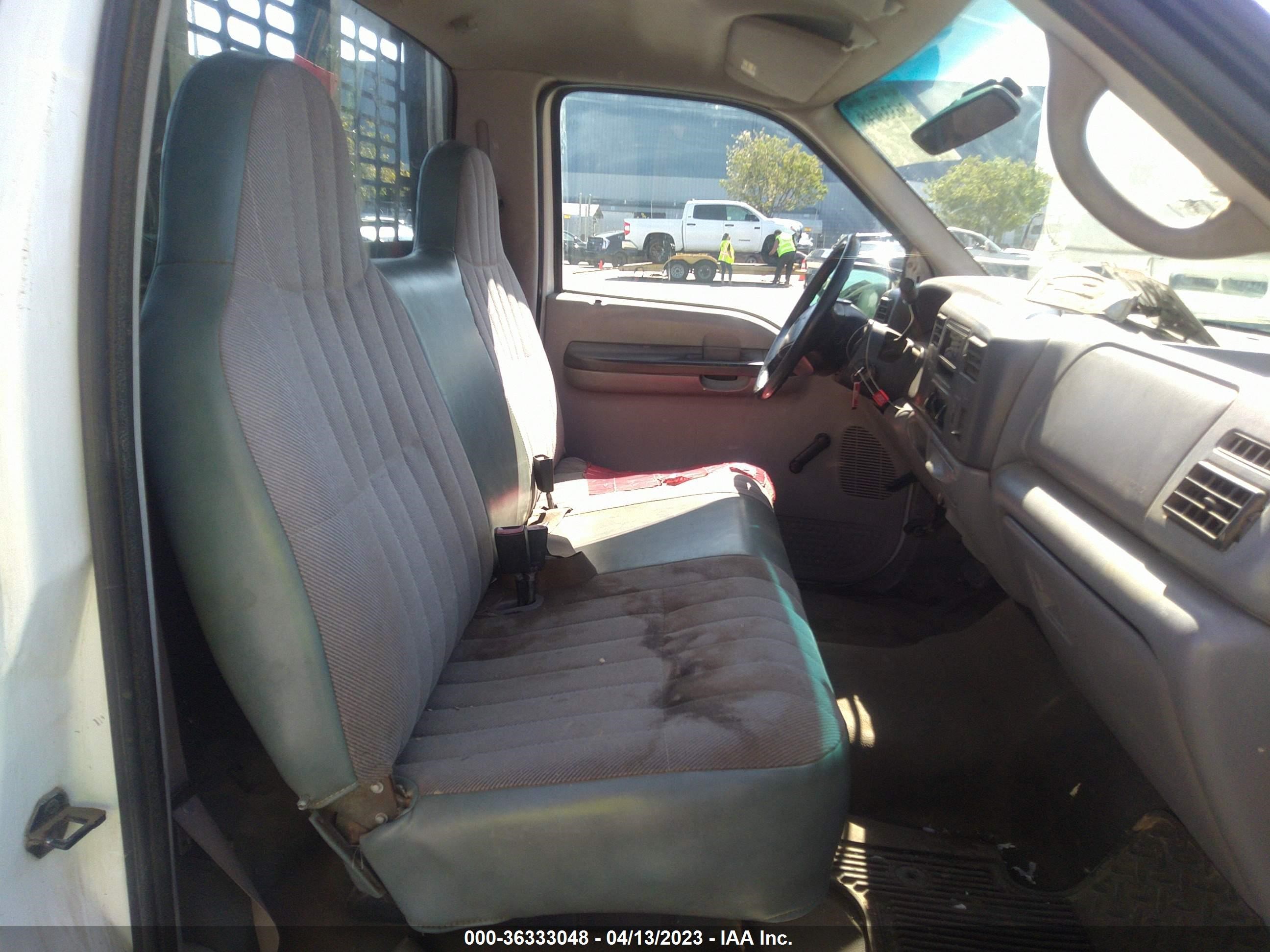 Photo 4 VIN: 1FTNF20L01EA97215 - FORD F250 