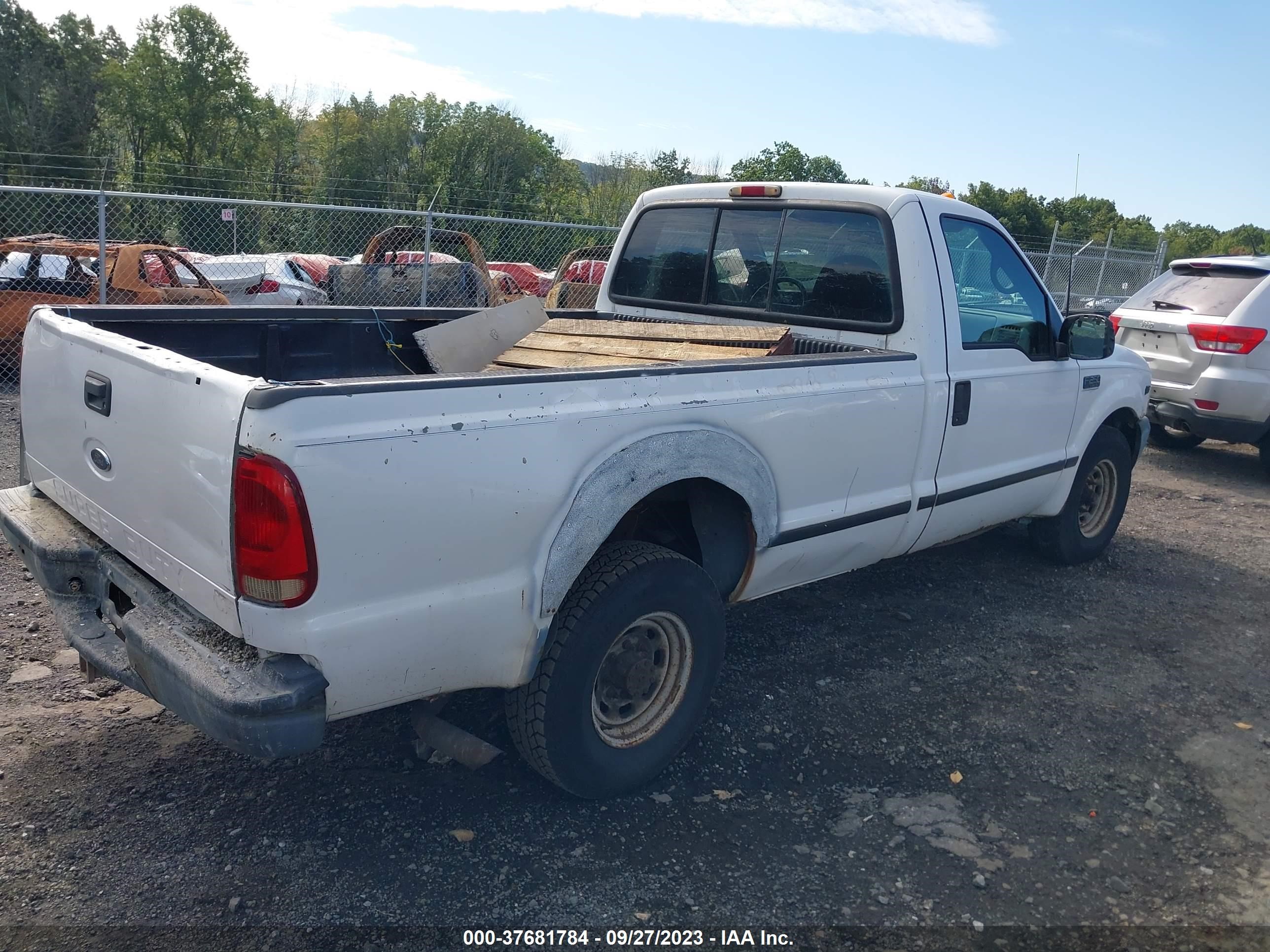 Photo 3 VIN: 1FTNF20L12EB63076 - FORD F250 