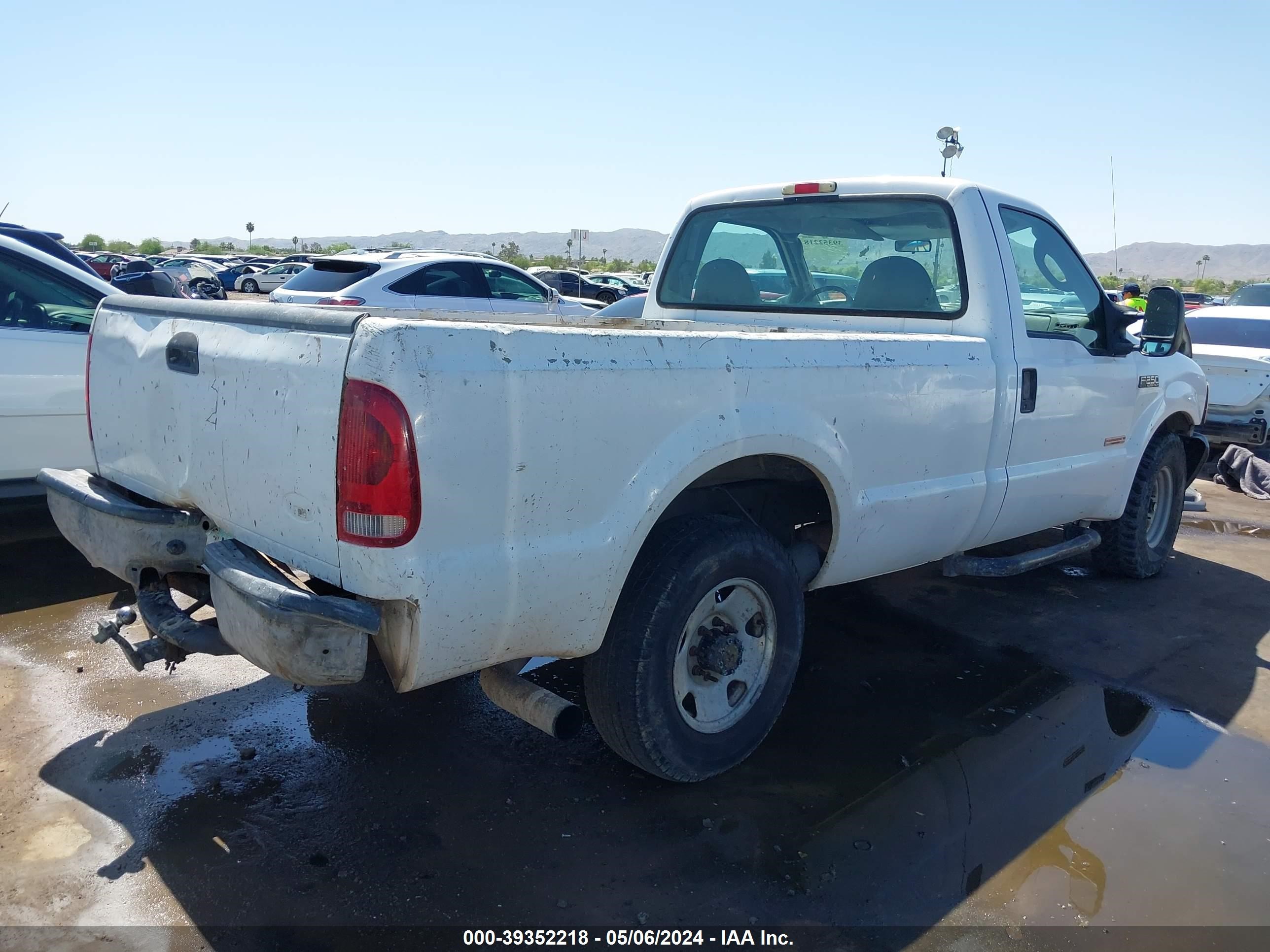 Photo 3 VIN: 1FTNF20P74EC33153 - FORD F250 