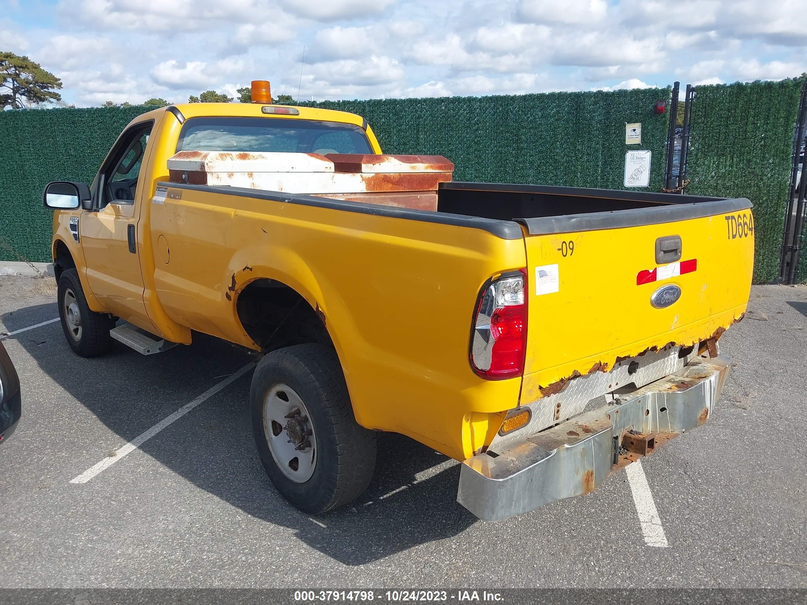 Photo 2 VIN: 1FTNF21508EC28363 - FORD F250 