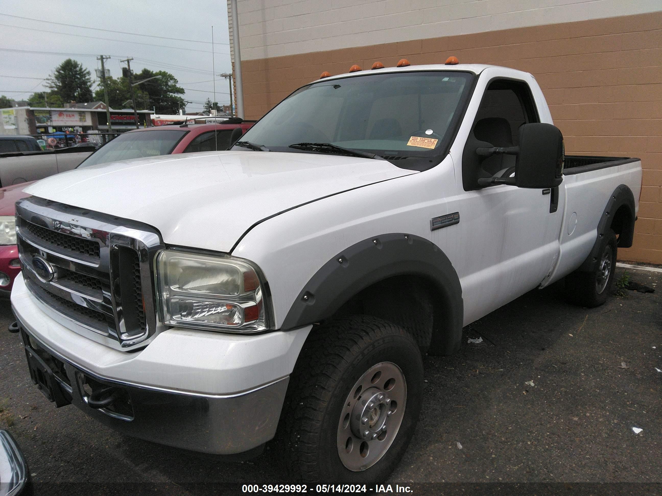 Photo 1 VIN: 1FTNF21575EB27199 - FORD F250 