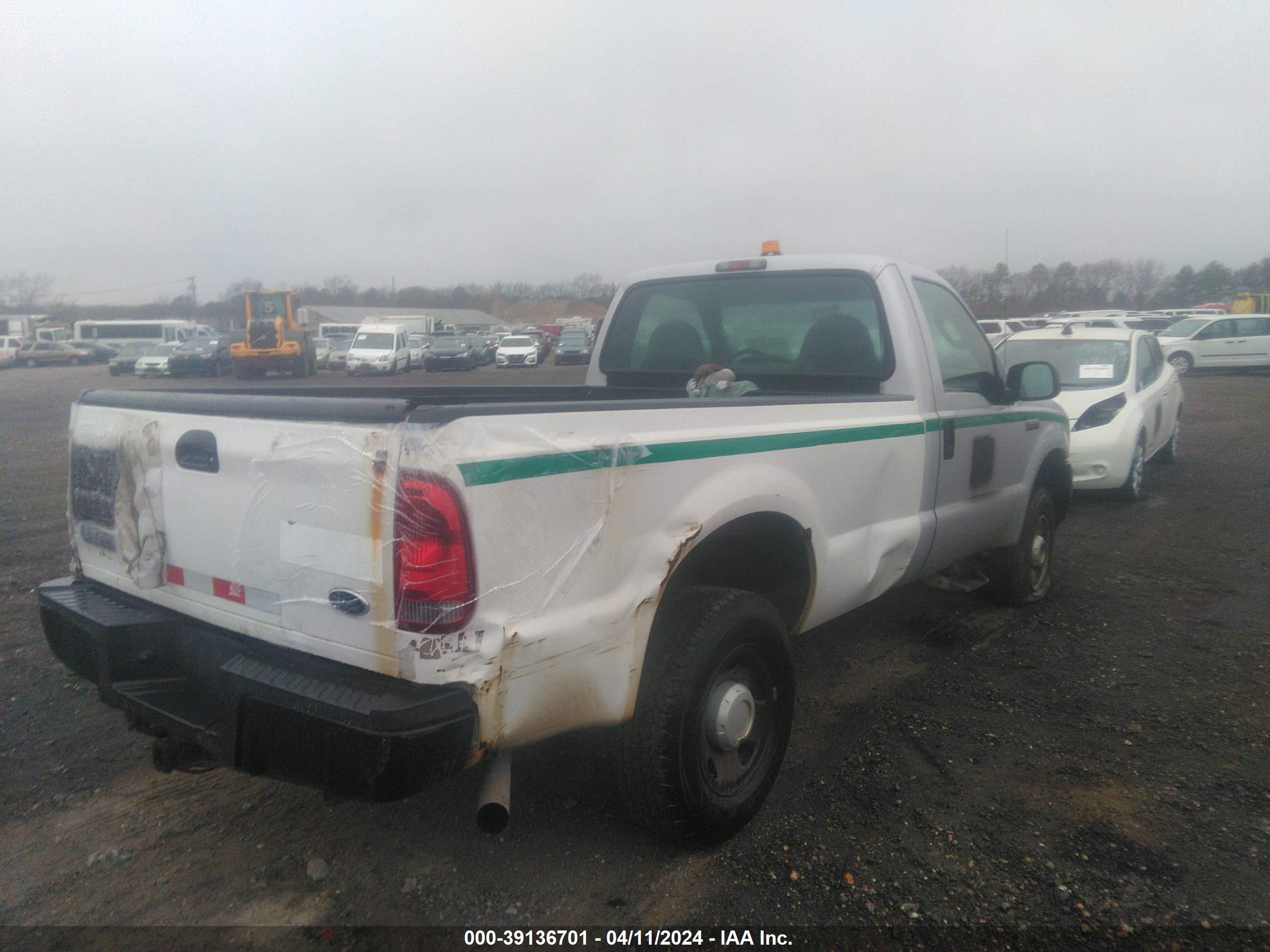 Photo 3 VIN: 1FTNF21596ED96208 - FORD F250 