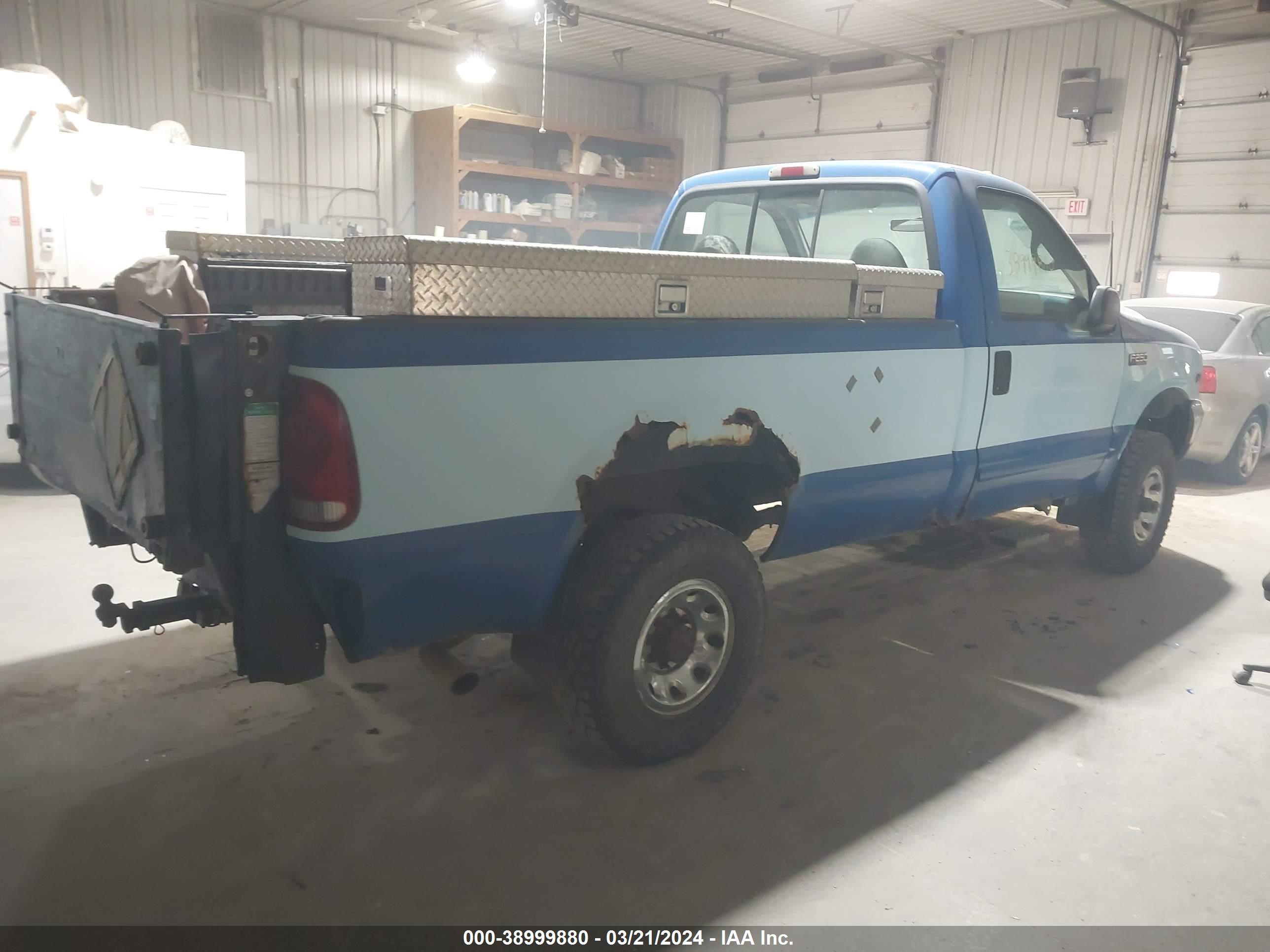 Photo 3 VIN: 1FTNF21L21EA68989 - FORD F250 