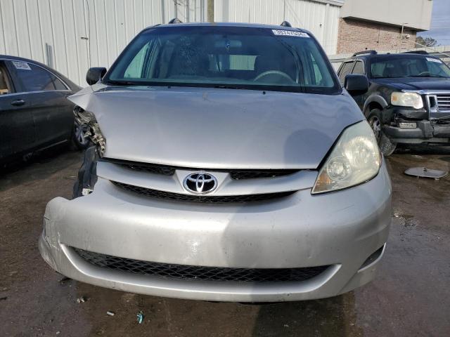 Photo 4 VIN: 1FTNF21L53ED89752 - TOYOTA SIENNA CE 