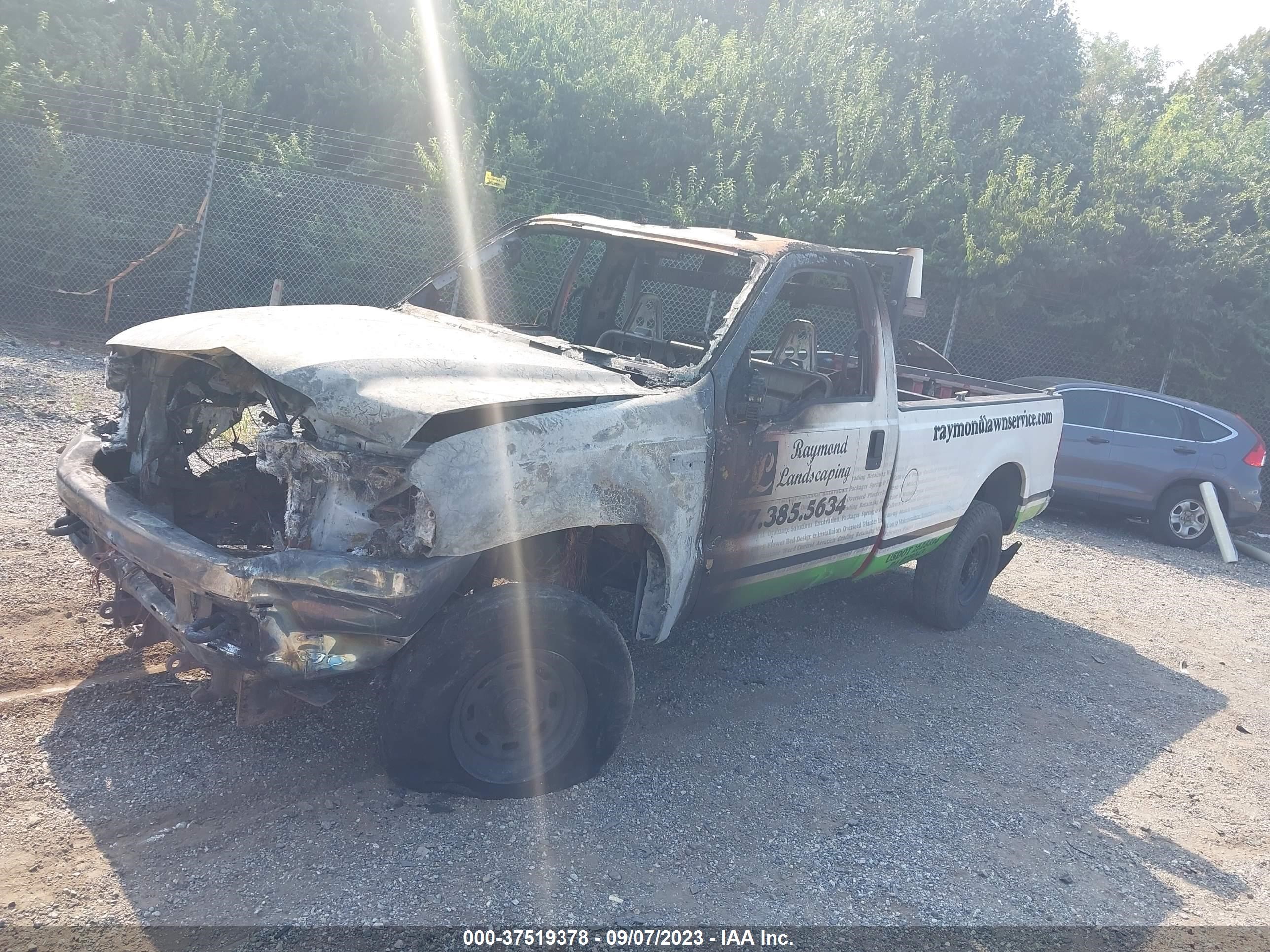 Photo 1 VIN: 1FTNF21L83EA46417 - FORD F250 