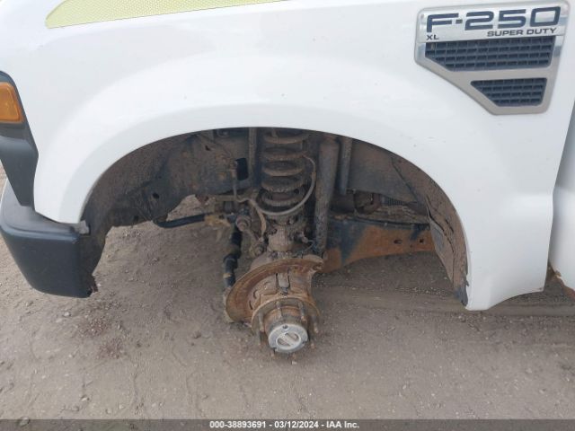 Photo 5 VIN: 1FTNF2B57AEA35227 - FORD F-250 